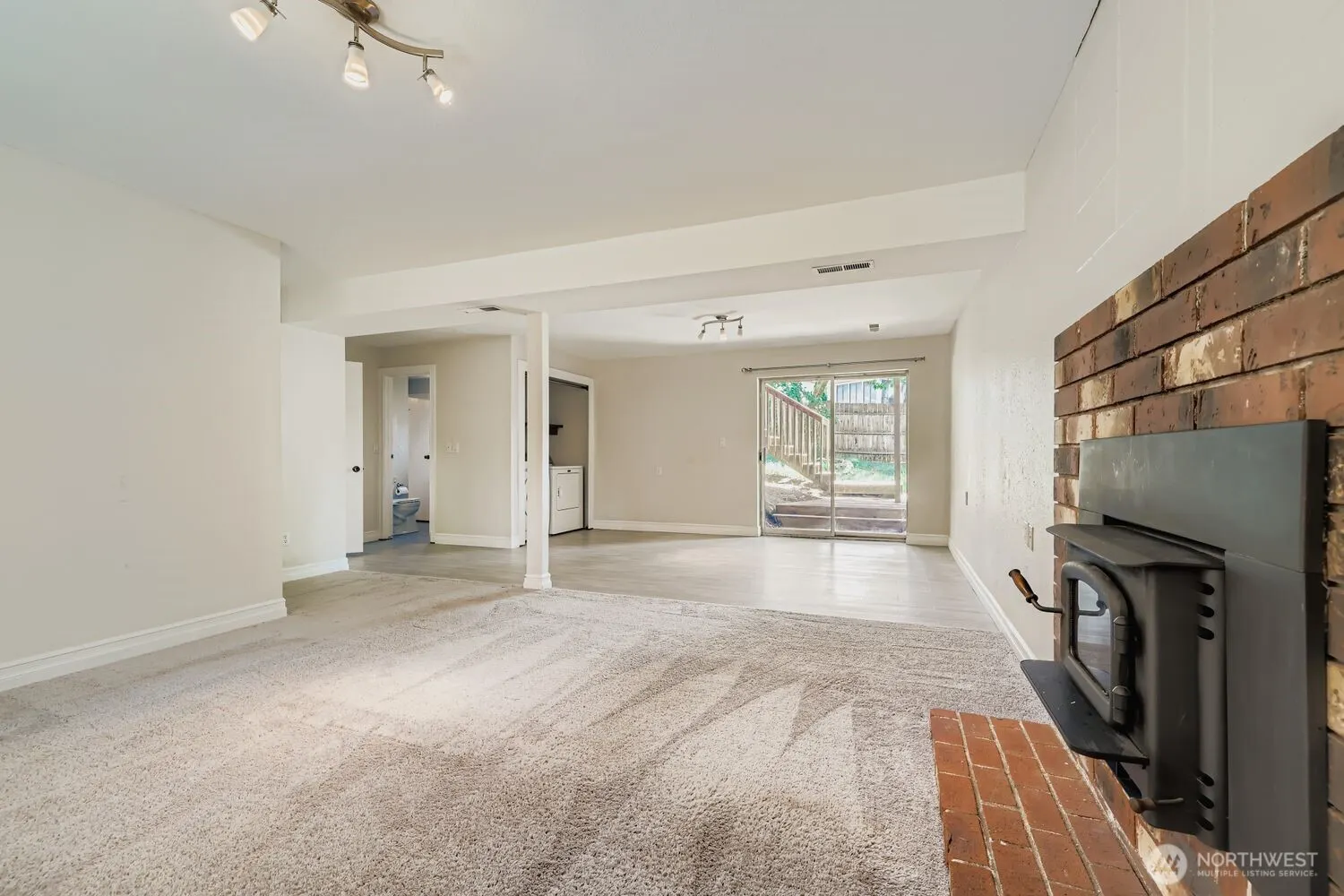 17427 Valley Circle Dr , Bothell, WA 98012