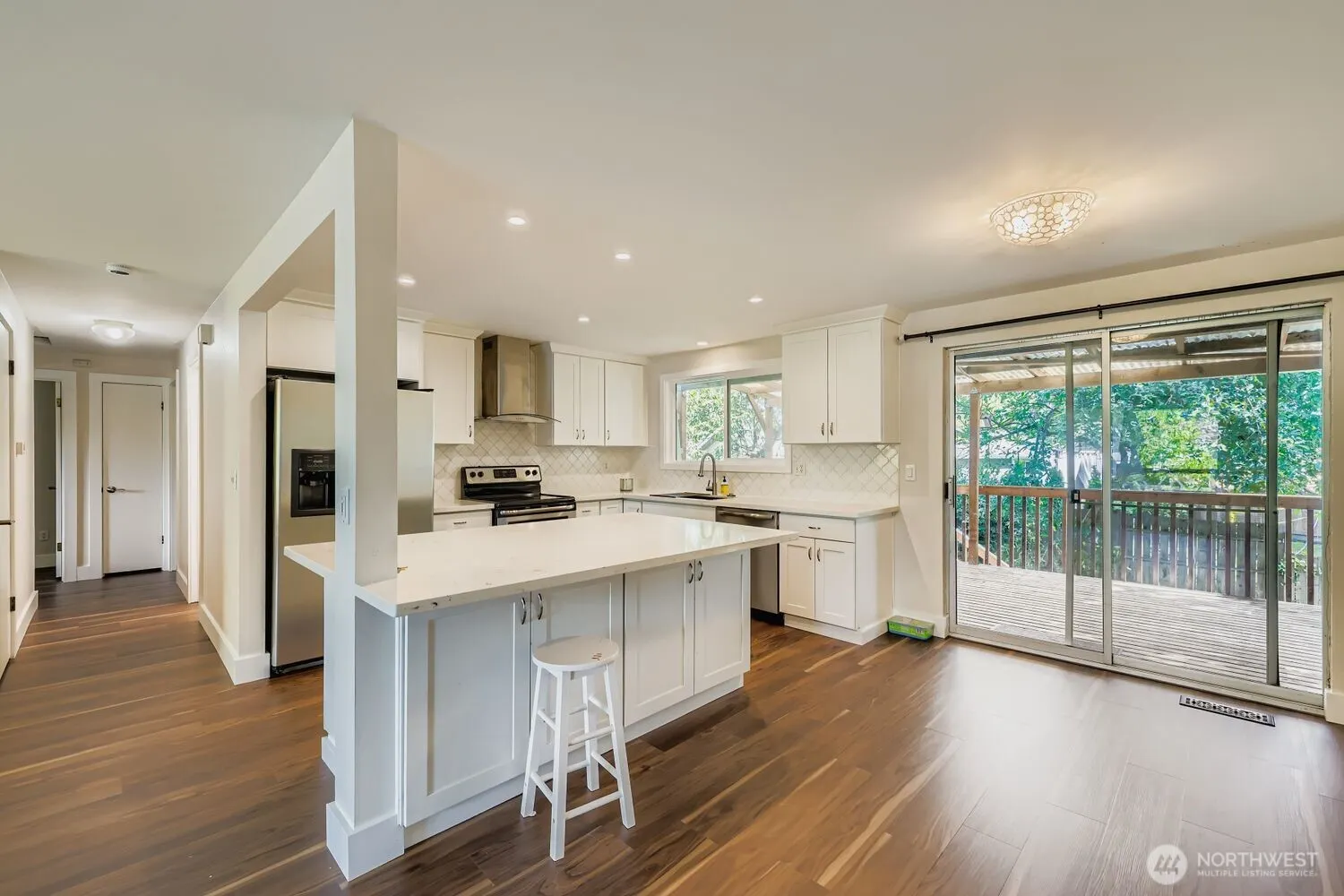 17427 Valley Circle Dr , Bothell, WA 98012
