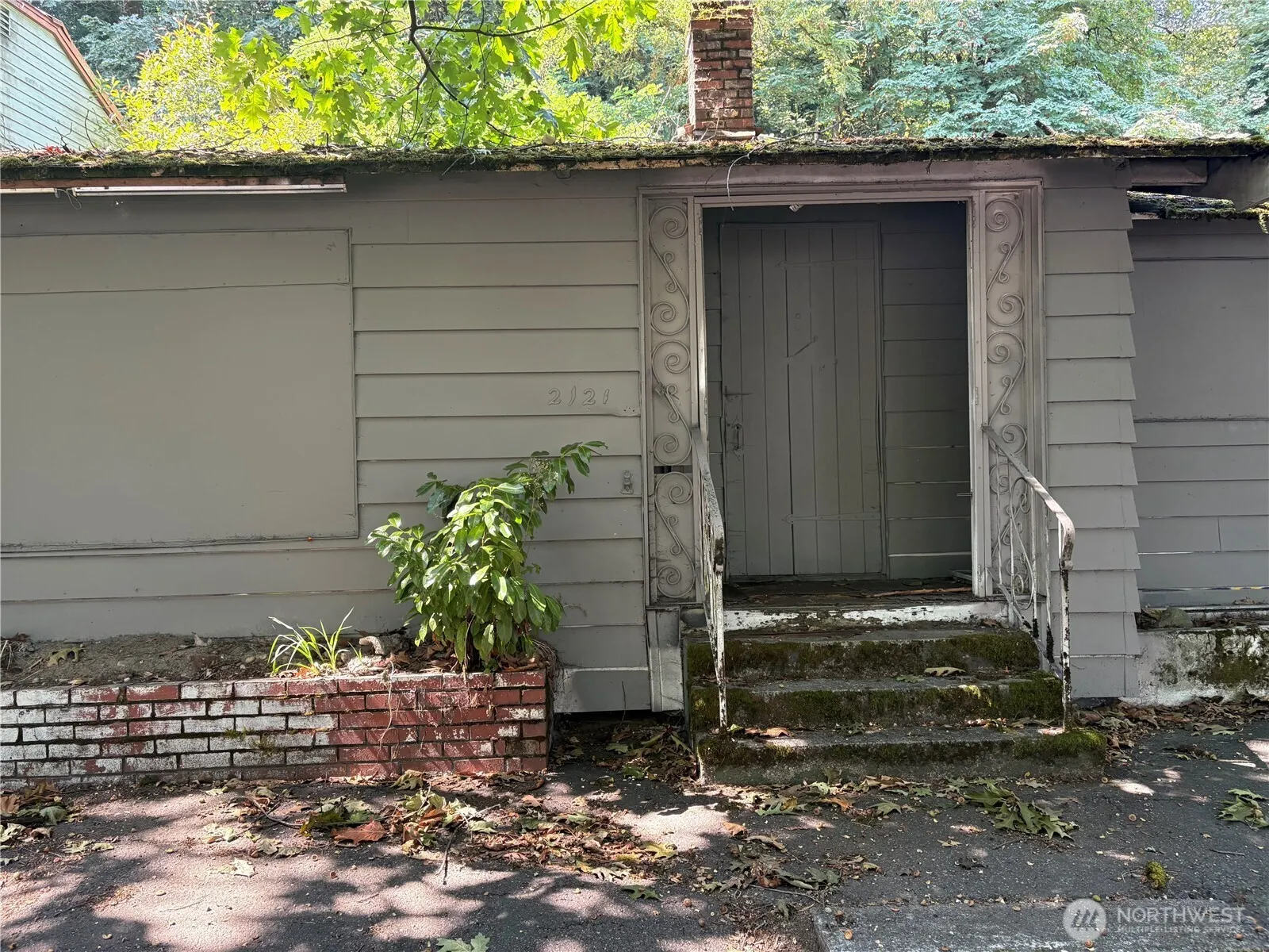 2121 Aurora Avenue N, Seattle, WA 98109