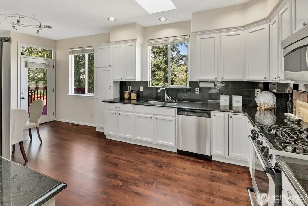 123 203rd Street SE, Bothell, WA 98012-9698