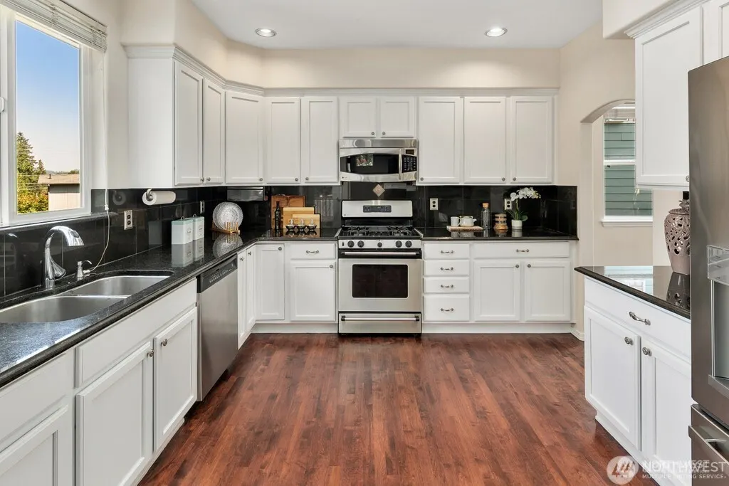 123 203rd Street SE, Bothell, WA 98012-9698