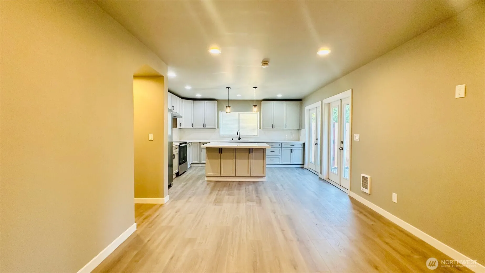 9513 Fremont Avenue N, Seattle, WA 98103