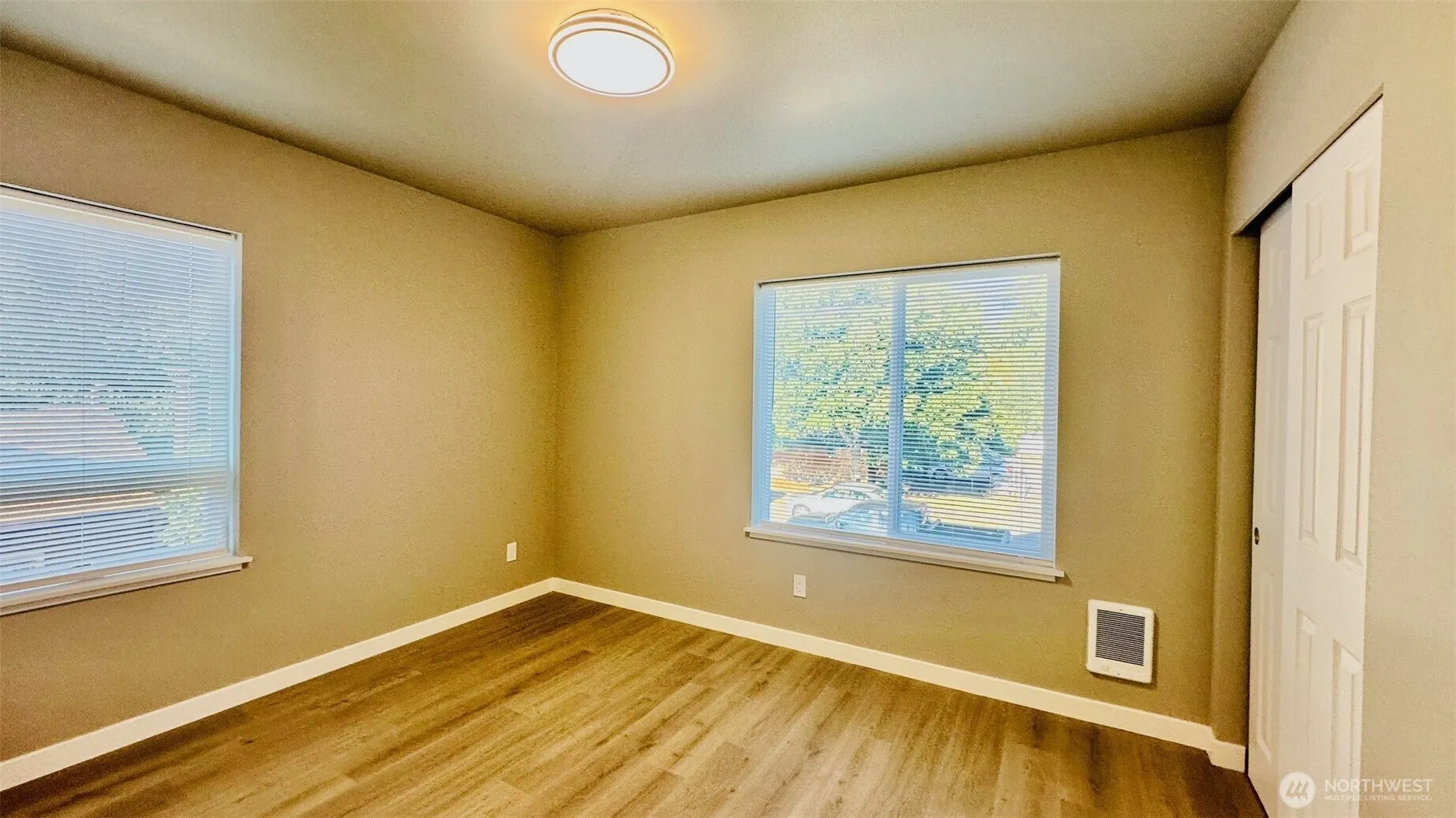 9513 Fremont Avenue N, Seattle, WA 98103
