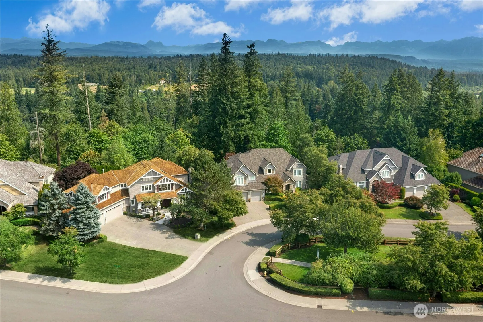 2070 277th Avenue SE, Sammamish, WA 98075