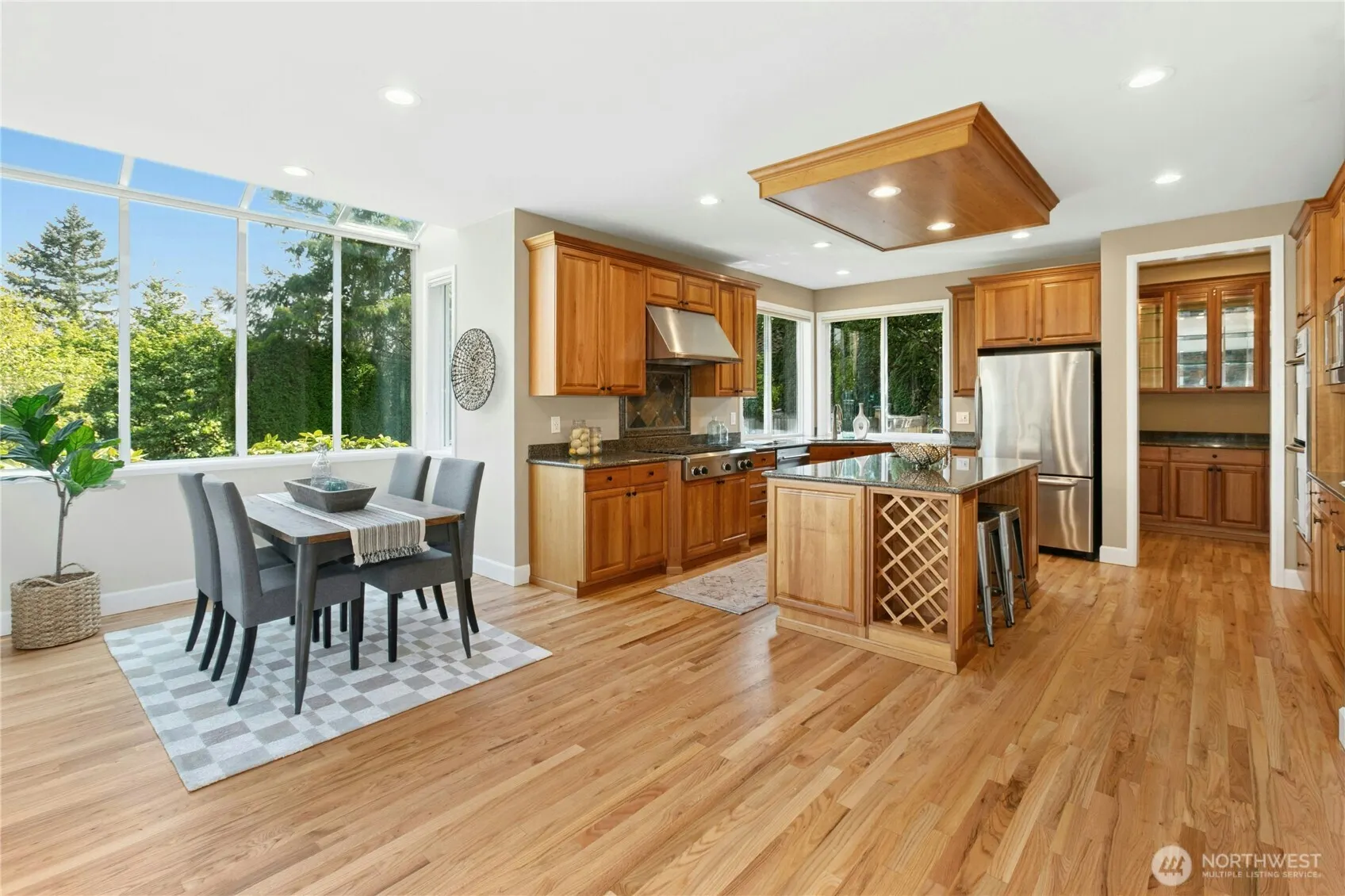 2070 277th Avenue SE, Sammamish, WA 98075