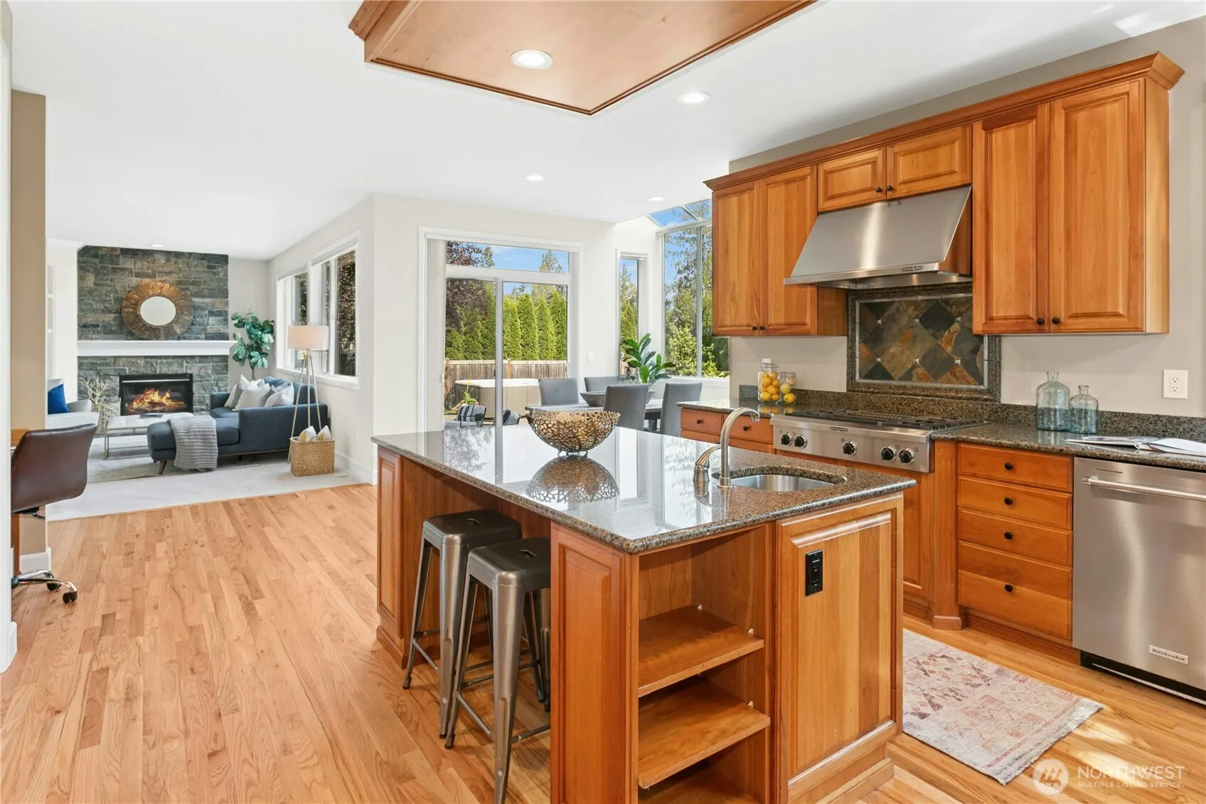 2070 277th Avenue SE, Sammamish, WA 98075