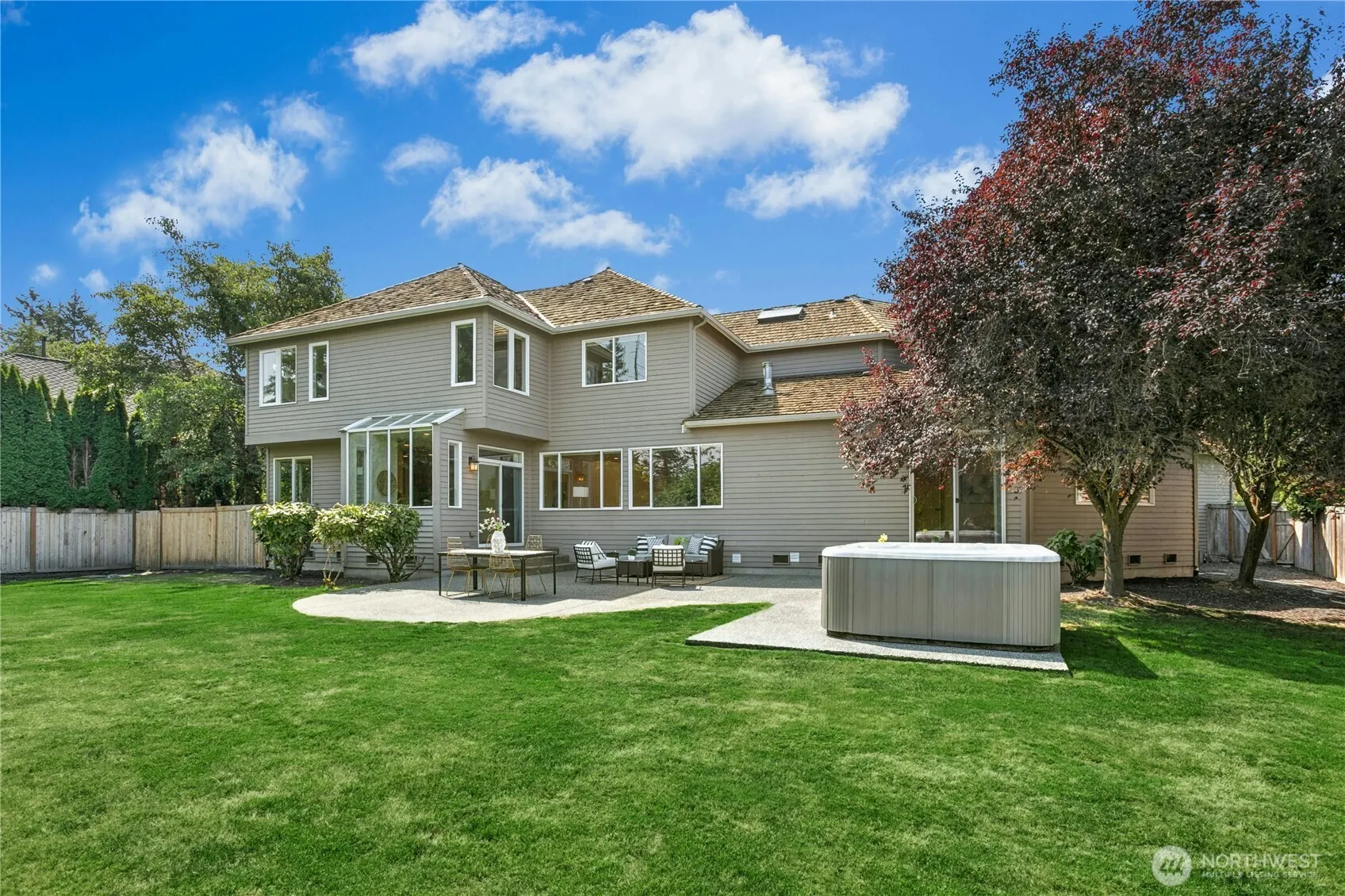 2070 277th Avenue SE, Sammamish, WA 98075