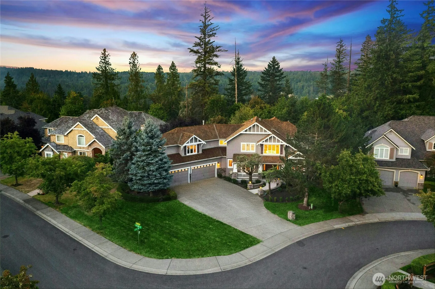 2070 277th Avenue SE, Sammamish, WA 98075