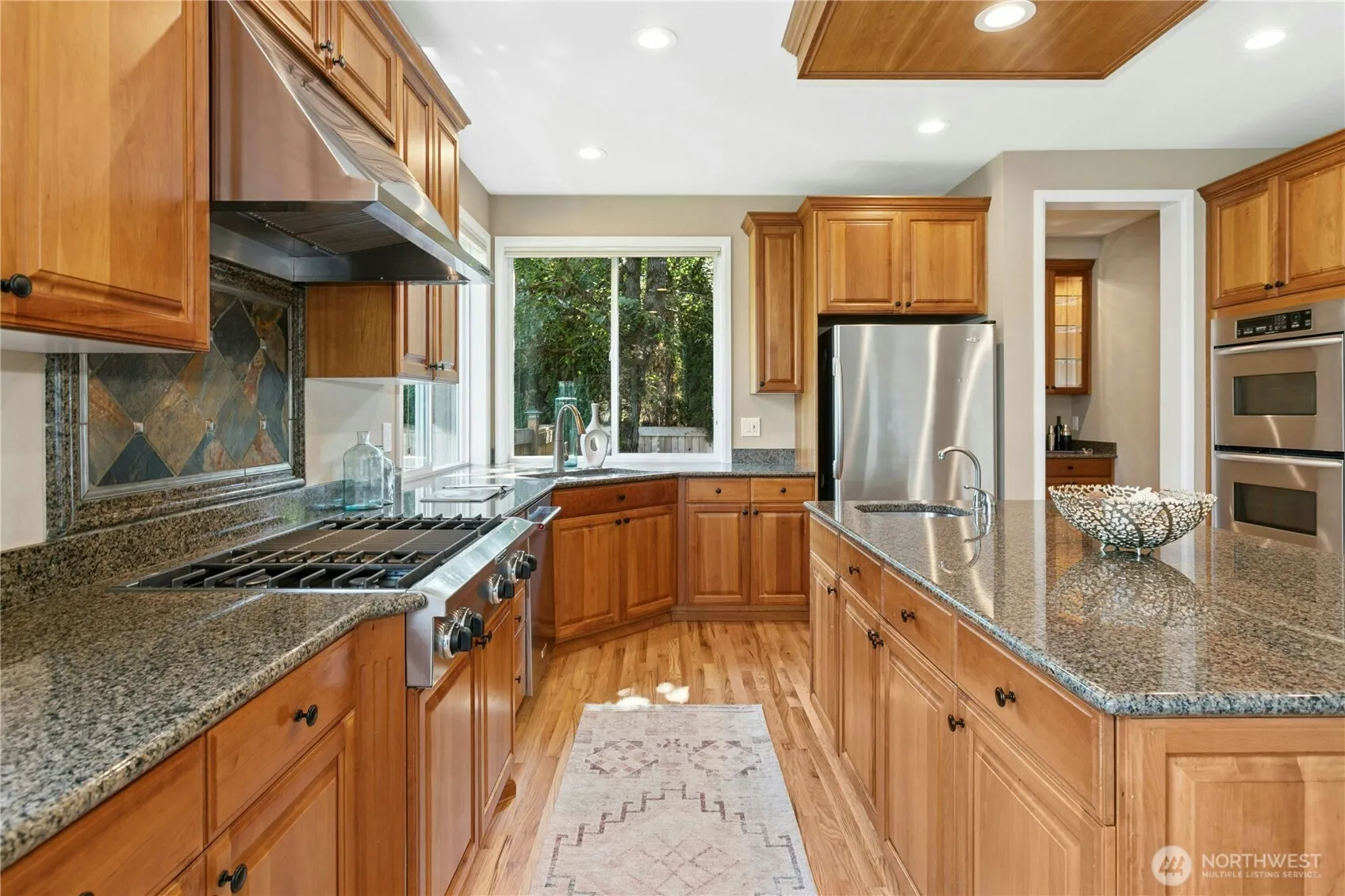 2070 277th Avenue SE, Sammamish, WA 98075