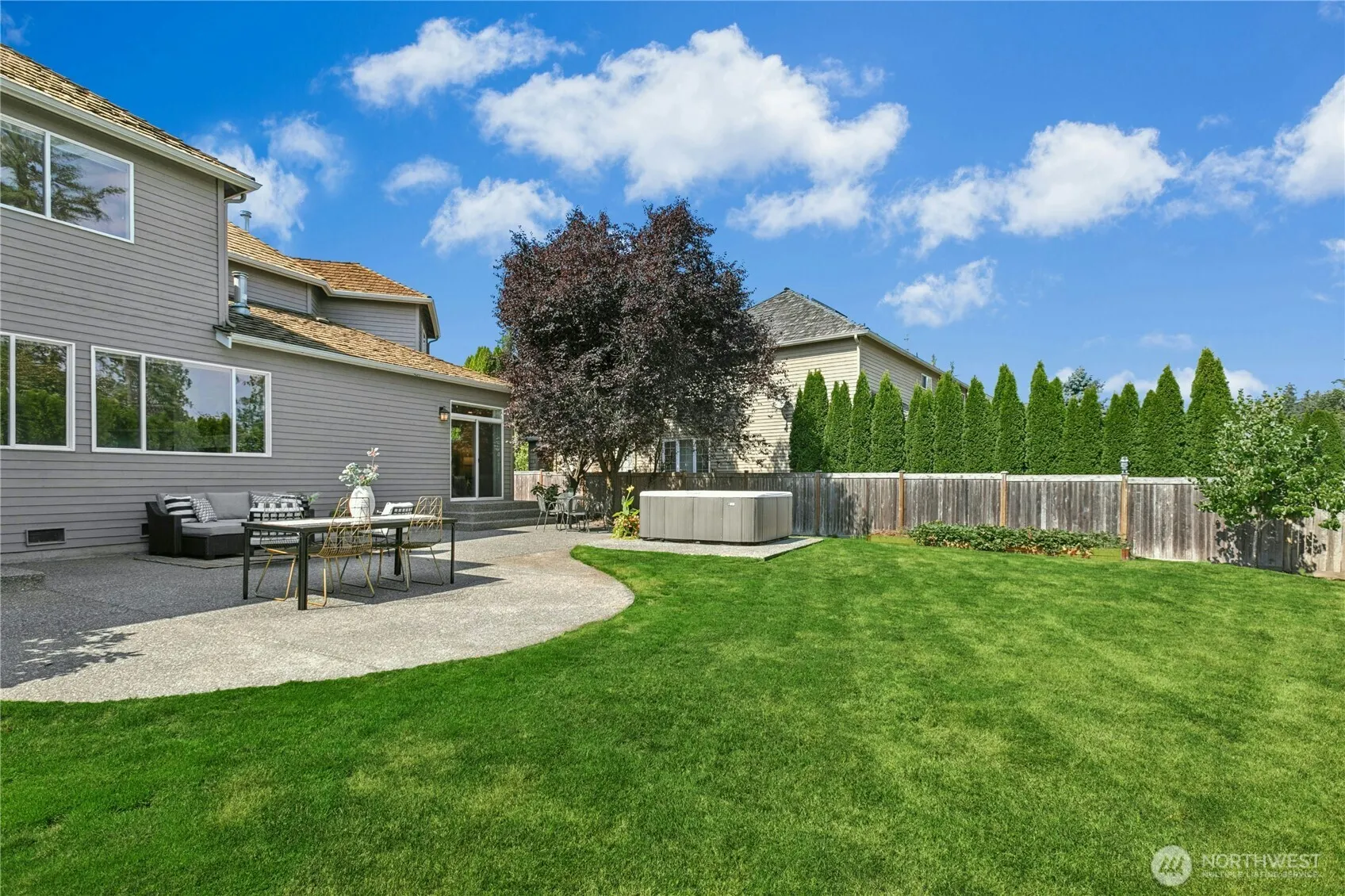 2070 277th Avenue SE, Sammamish, WA 98075