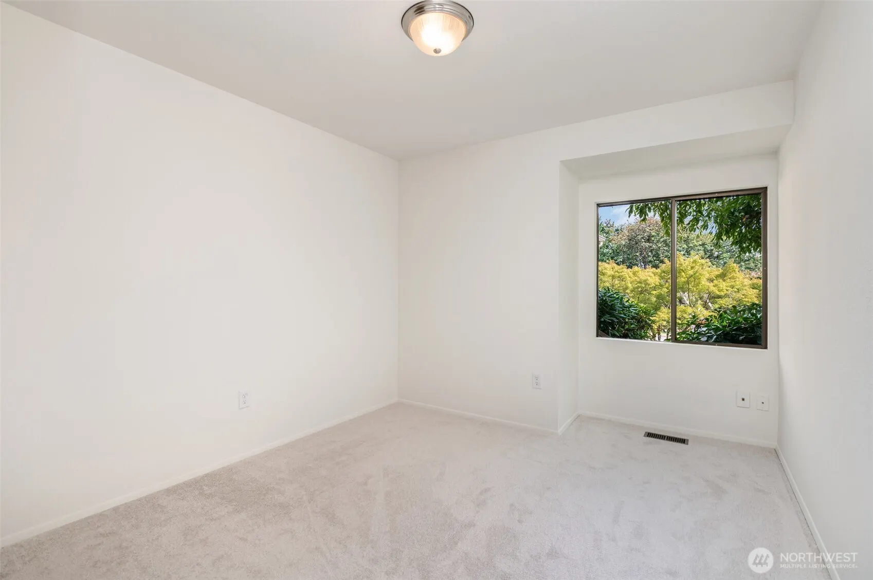 6555 159th Avenue NE, Redmond, WA 98052