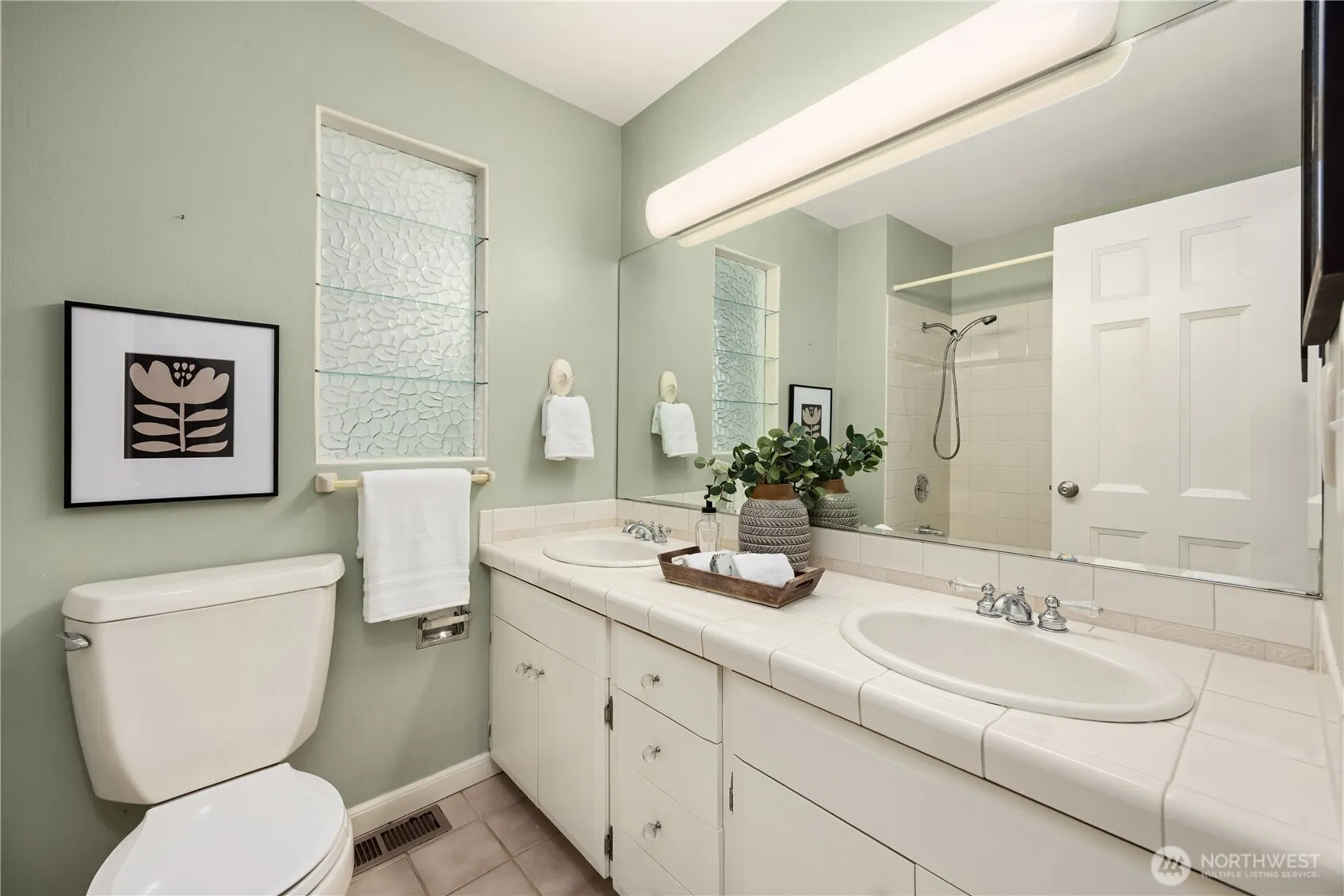 1627 121st Avenue SE, Bellevue, WA 98005