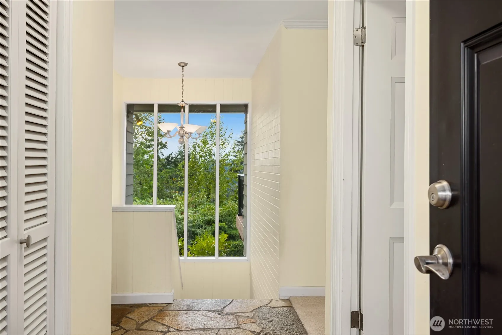 1627 121st Avenue SE, Bellevue, WA 98005