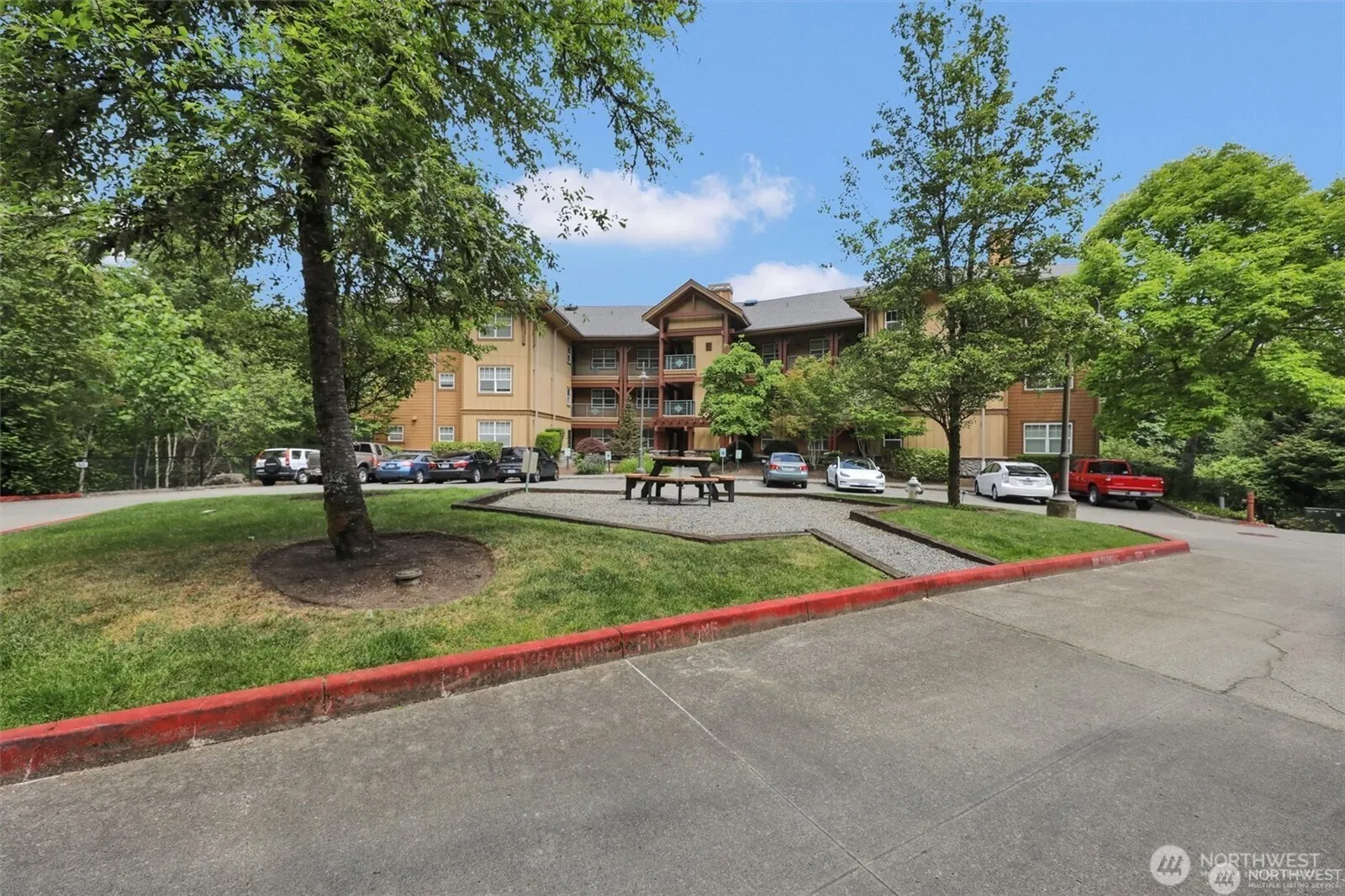 1000 Cabin Creek Lane SW #C203, Issaquah, WA 98027