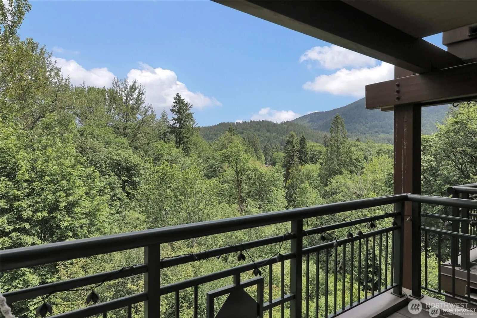 1000 Cabin Creek Lane SW #C203, Issaquah, WA 98027