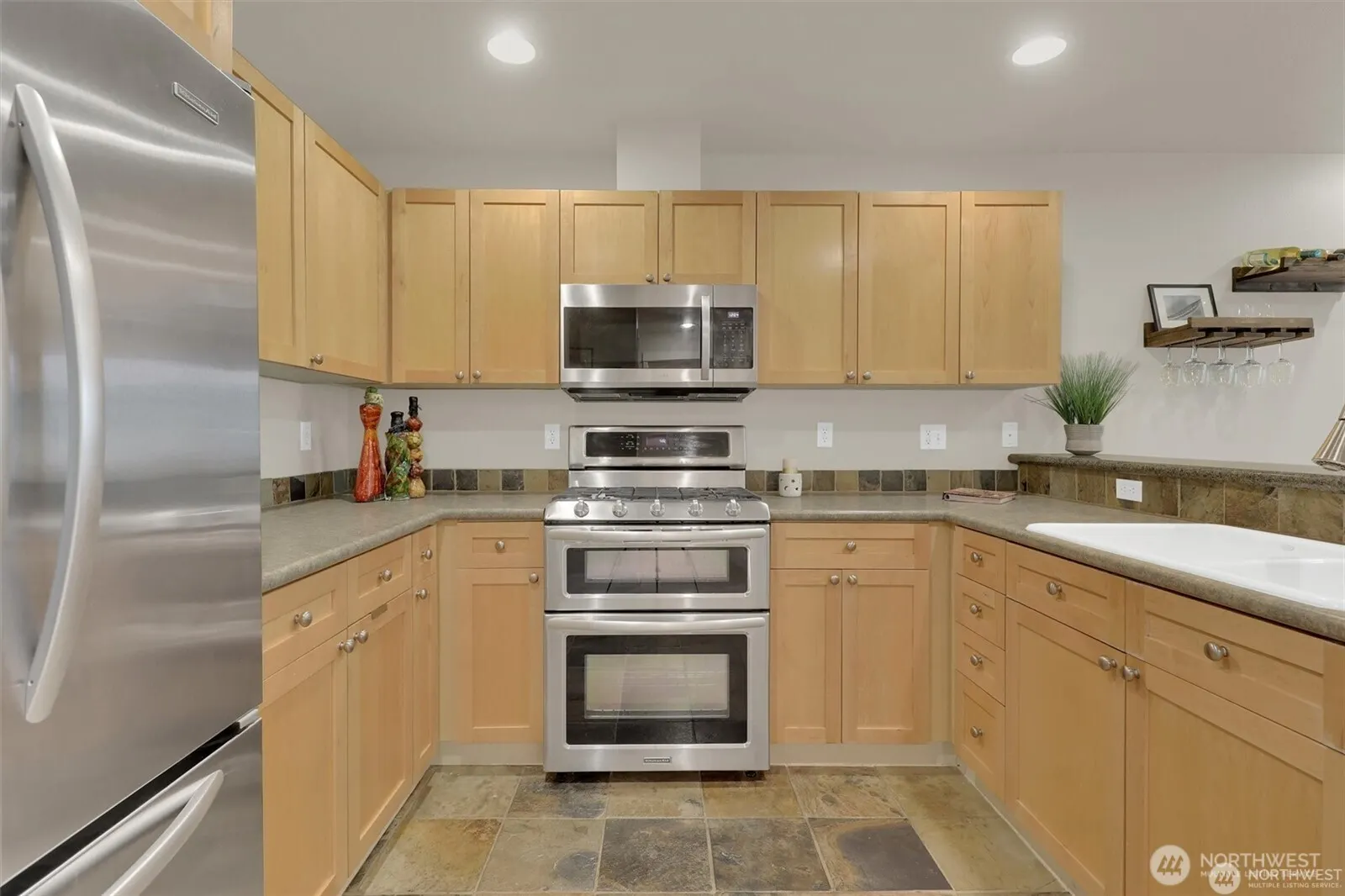1000 Cabin Creek Lane SW #C203, Issaquah, WA 98027