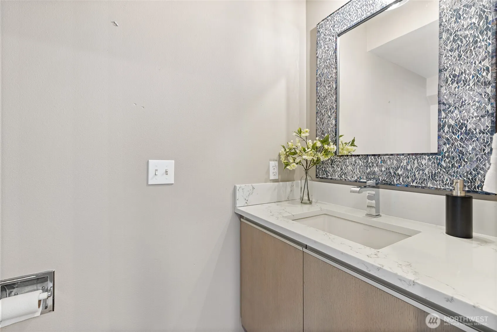 15606 134th Place NE #18B, Woodinville, WA 98072