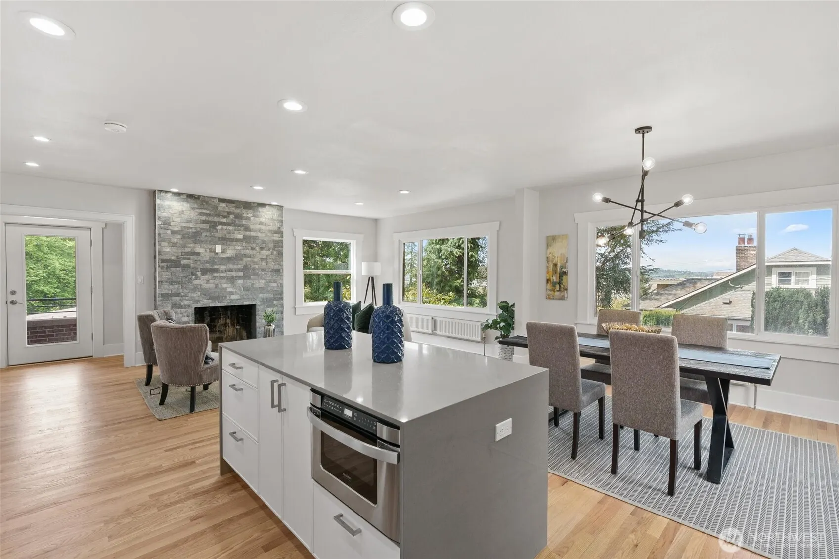 130 NW 56th Street , Seattle, WA 98107