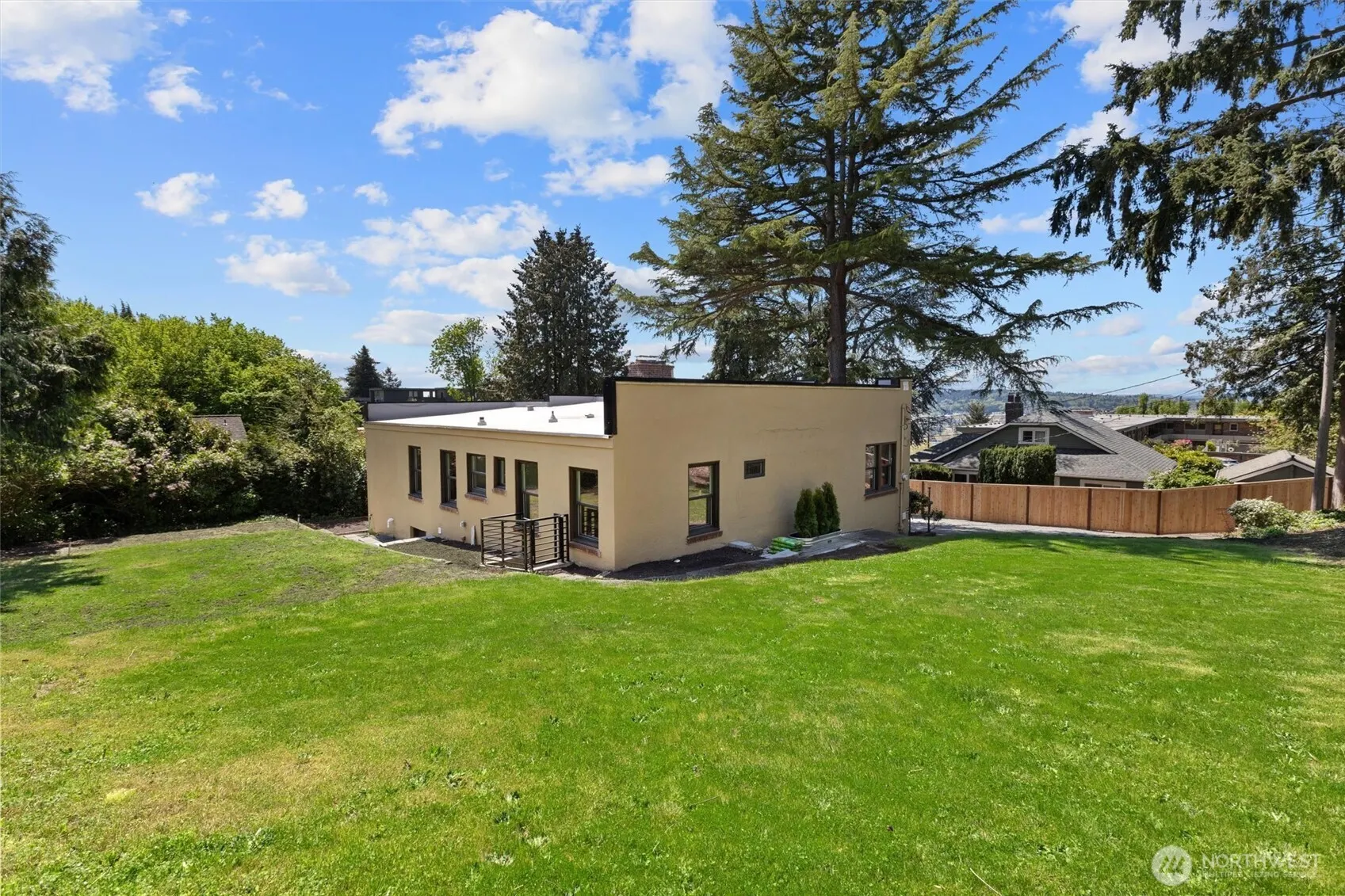 130 NW 56th Street , Seattle, WA 98107