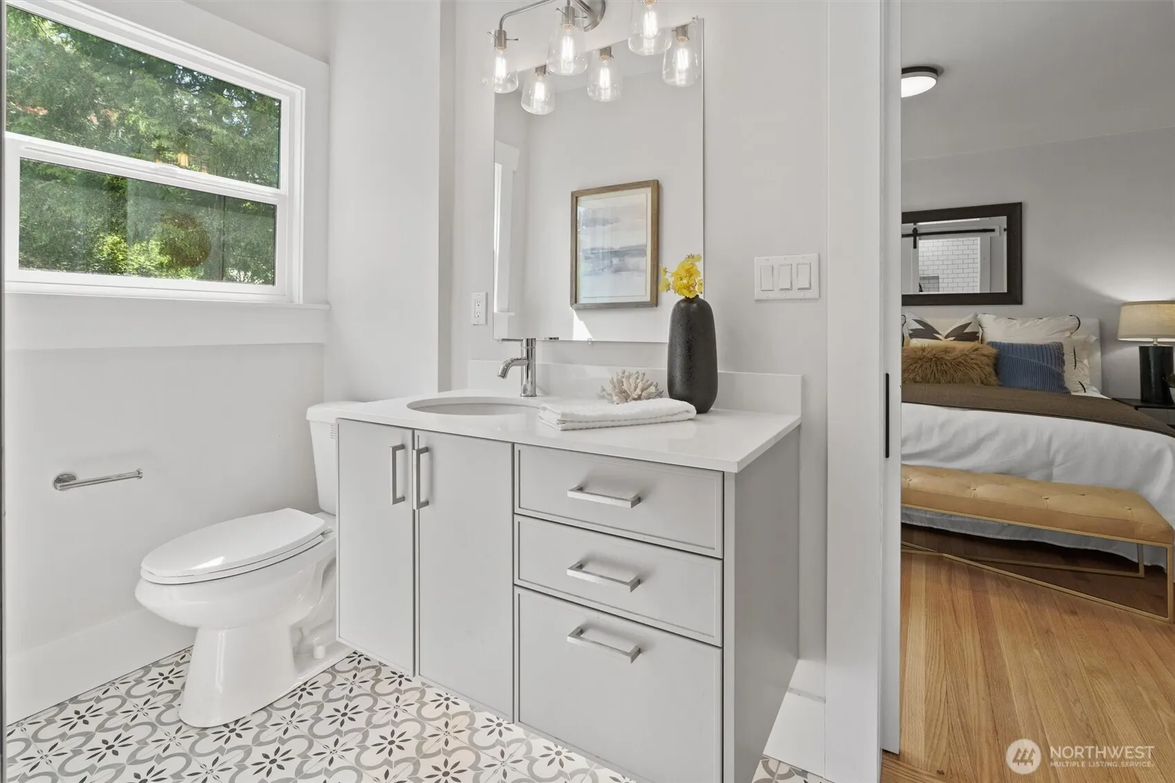 130 NW 56th Street , Seattle, WA 98107