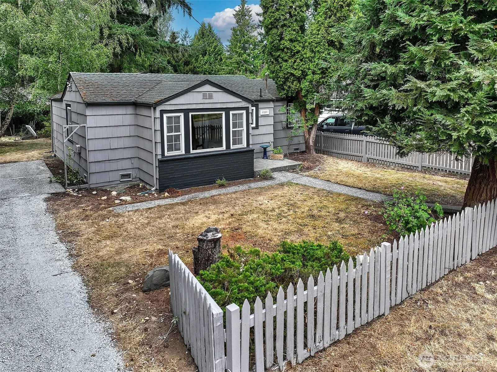 13753 Ashworth Avenue N, Seattle, WA 98133