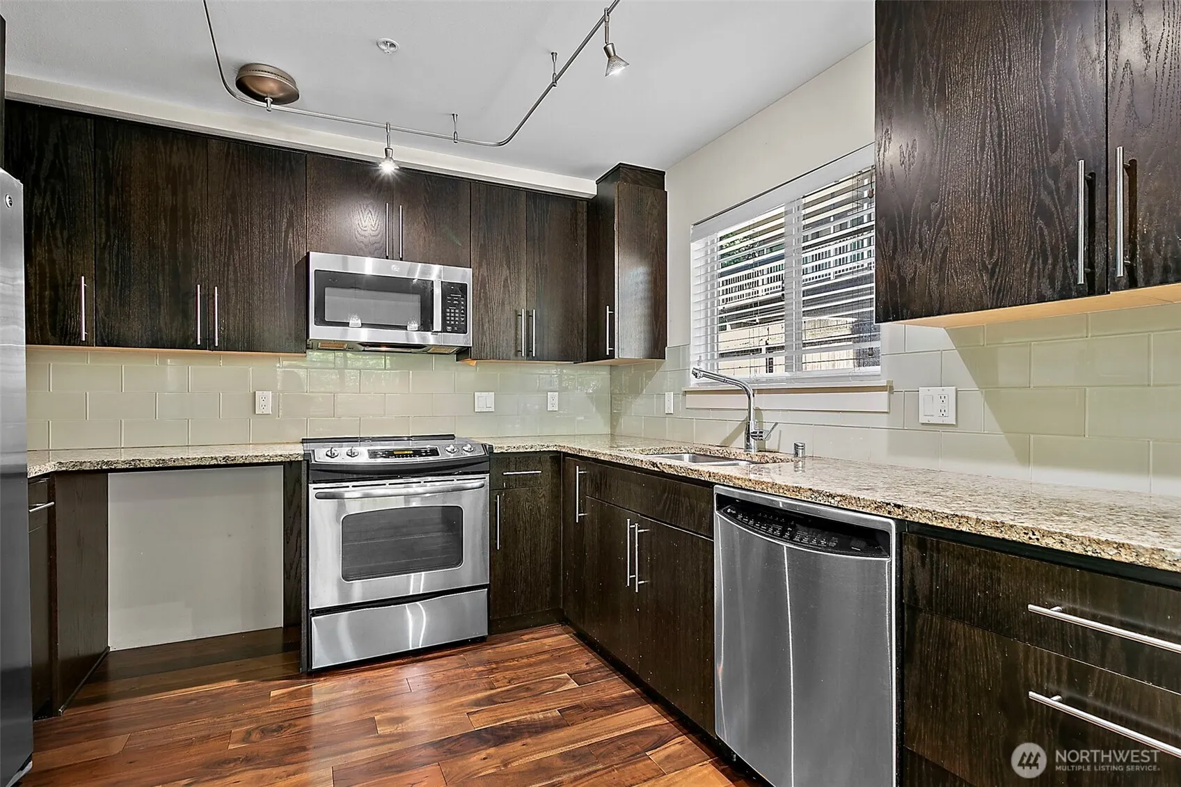 511 100th Avenue NE #107, Bellevue, WA 98004