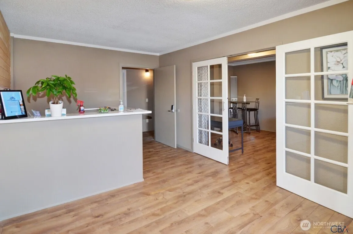 4210 Aurora Avenue N, Seattle, WA 98103