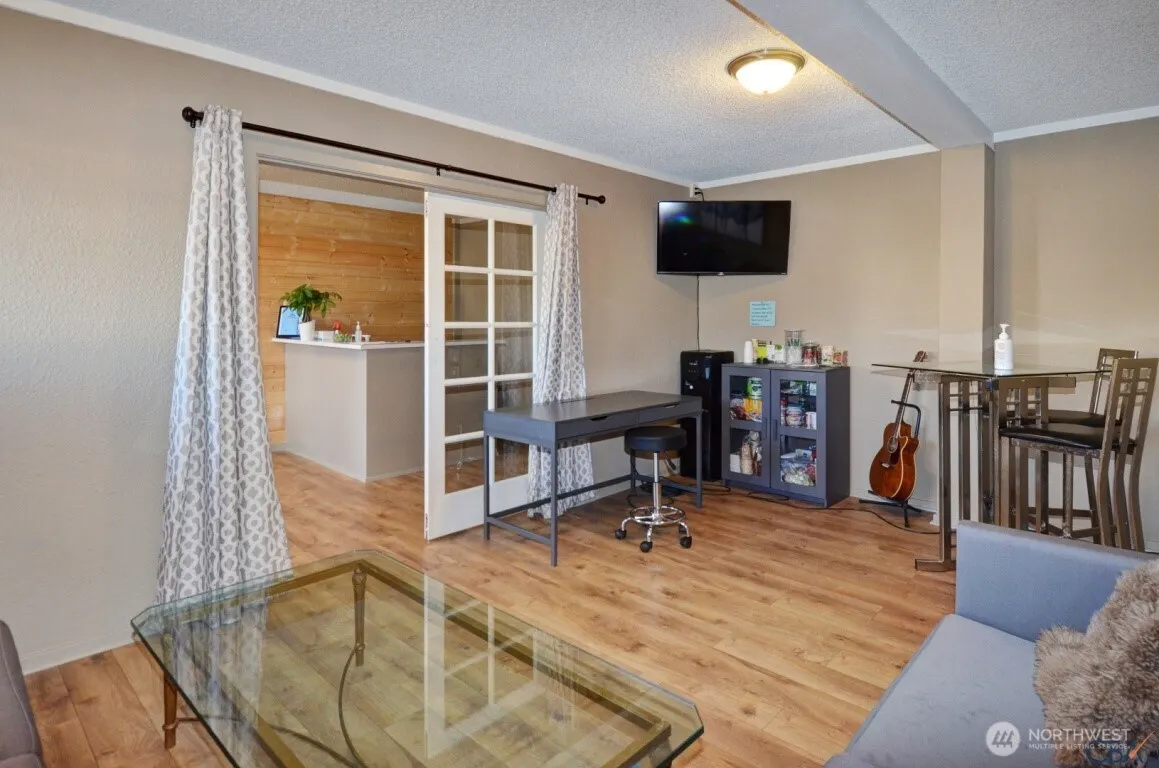 4210 Aurora Avenue N, Seattle, WA 98103