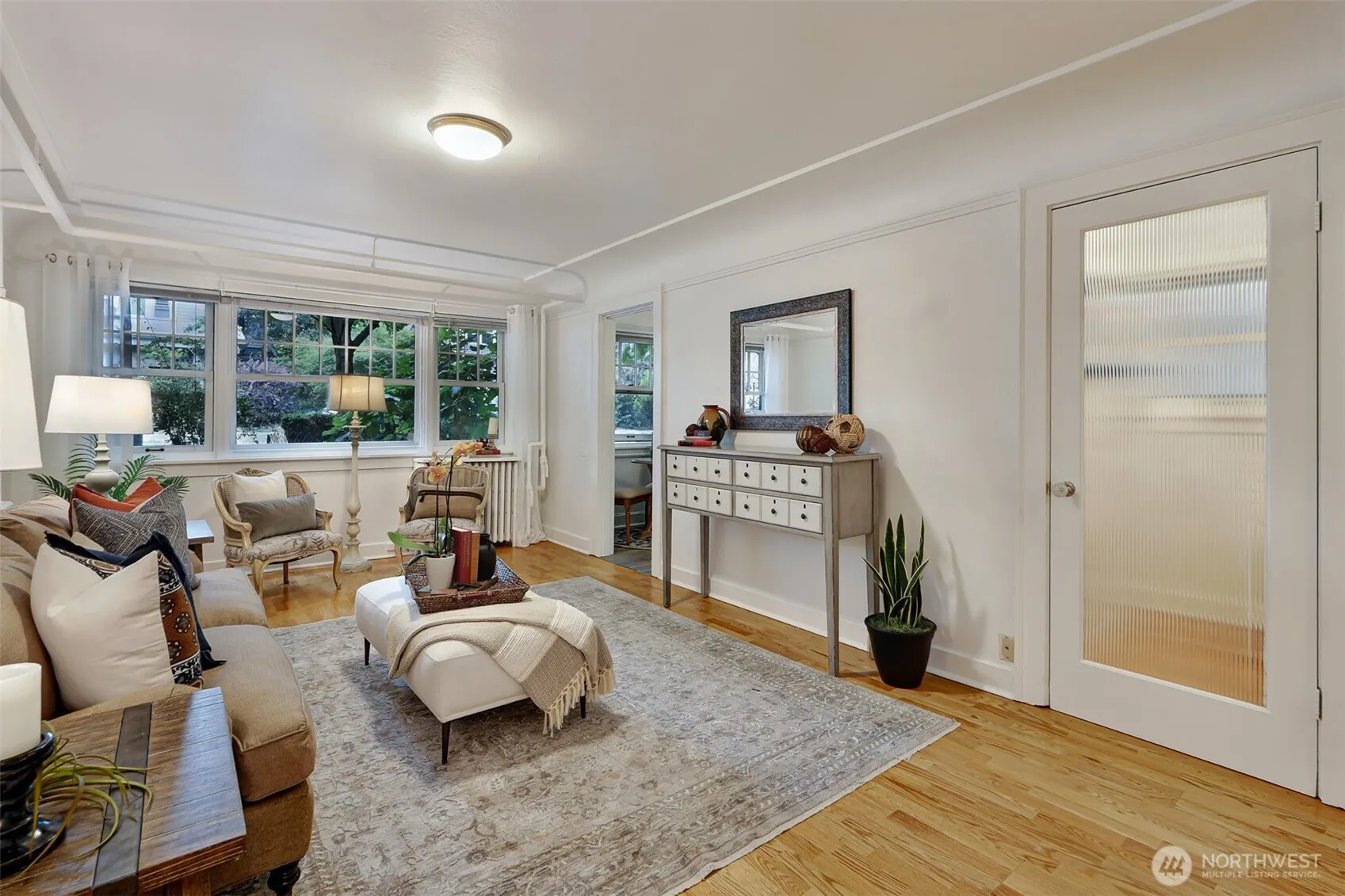 525 16th Avenue E #102, Seattle, WA 98112
