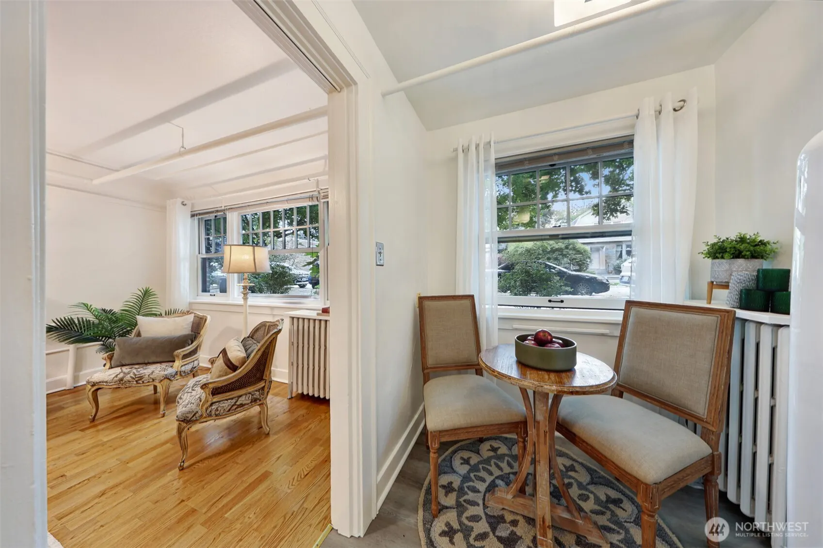 525 16th Avenue E #102, Seattle, WA 98112