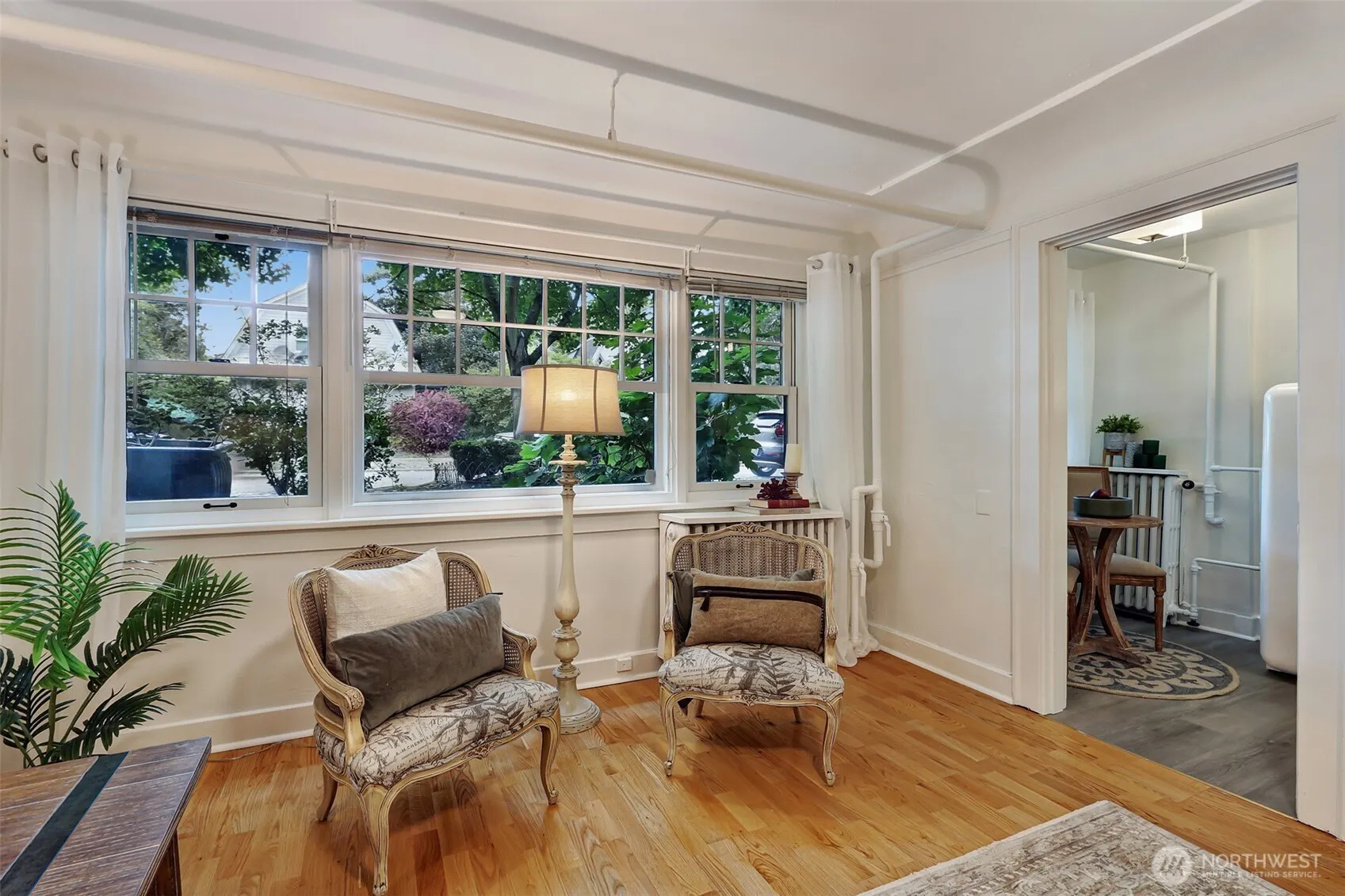 525 16th Avenue E #102, Seattle, WA 98112