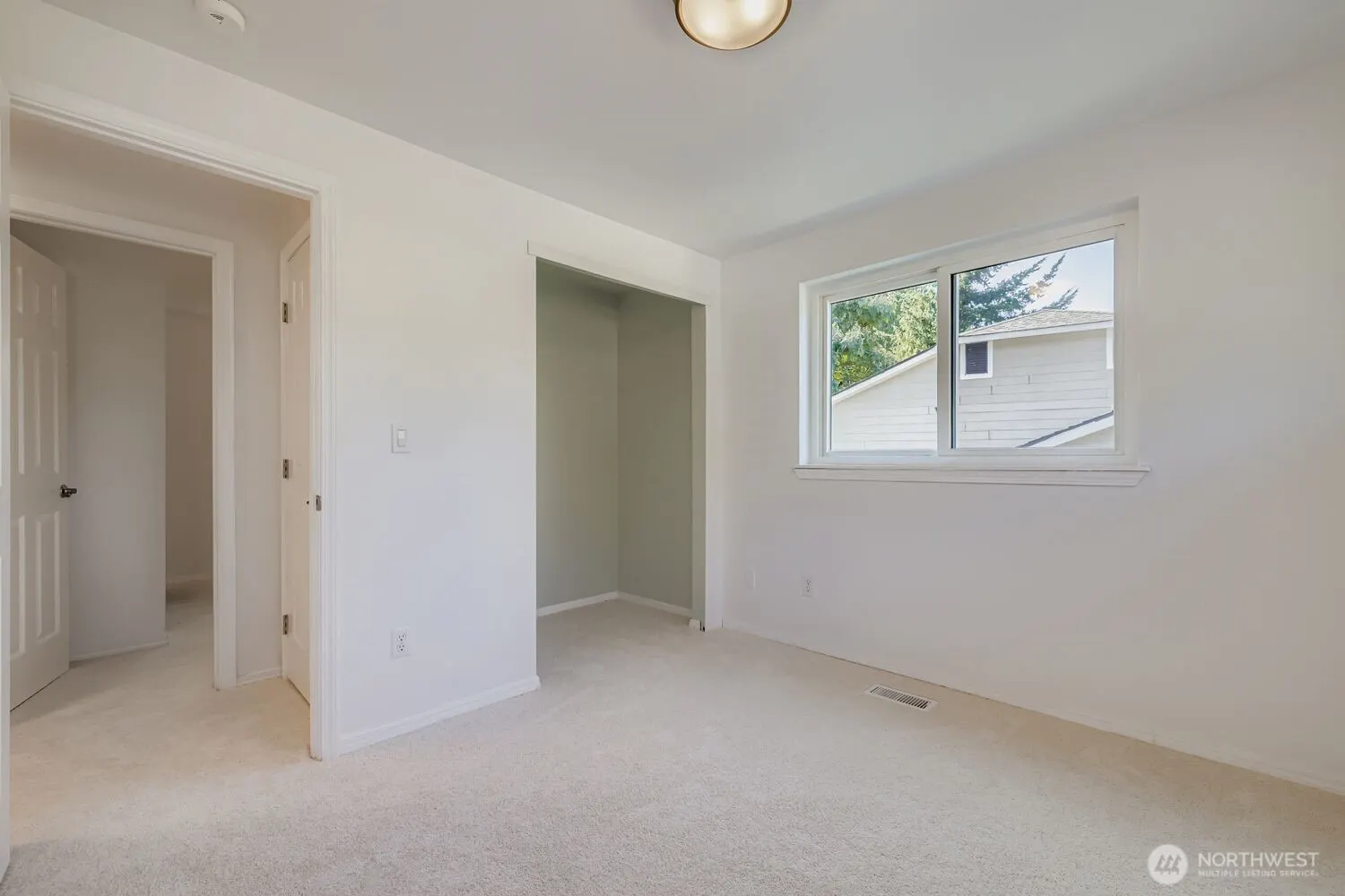 2702 203rd Street SW, Lynnwood, WA 98036