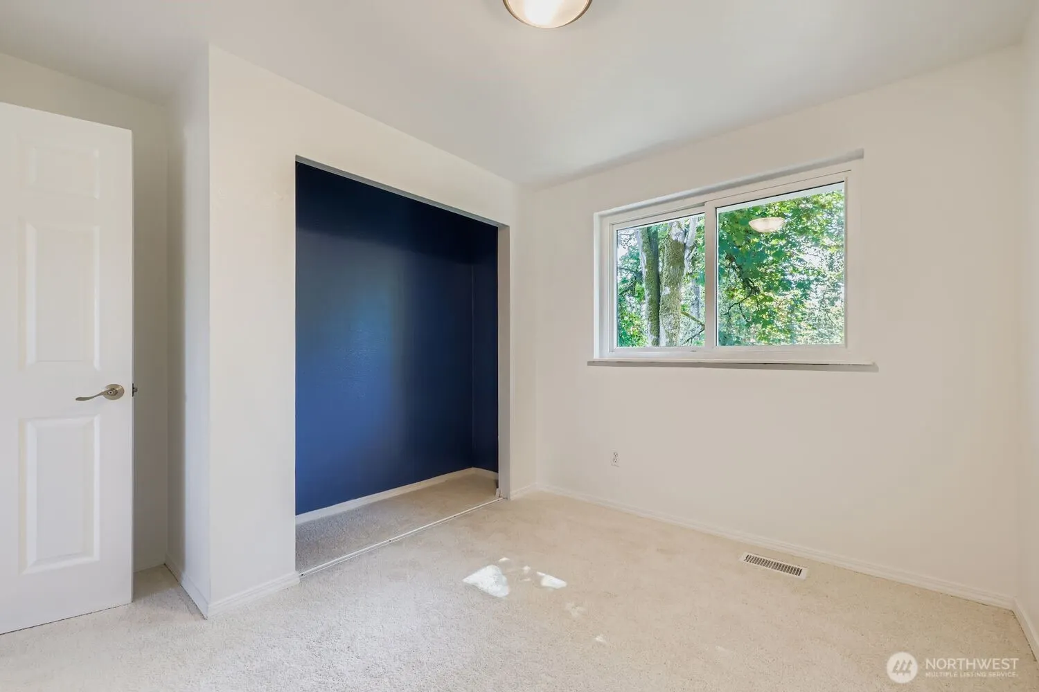 2702 203rd Street SW, Lynnwood, WA 98036