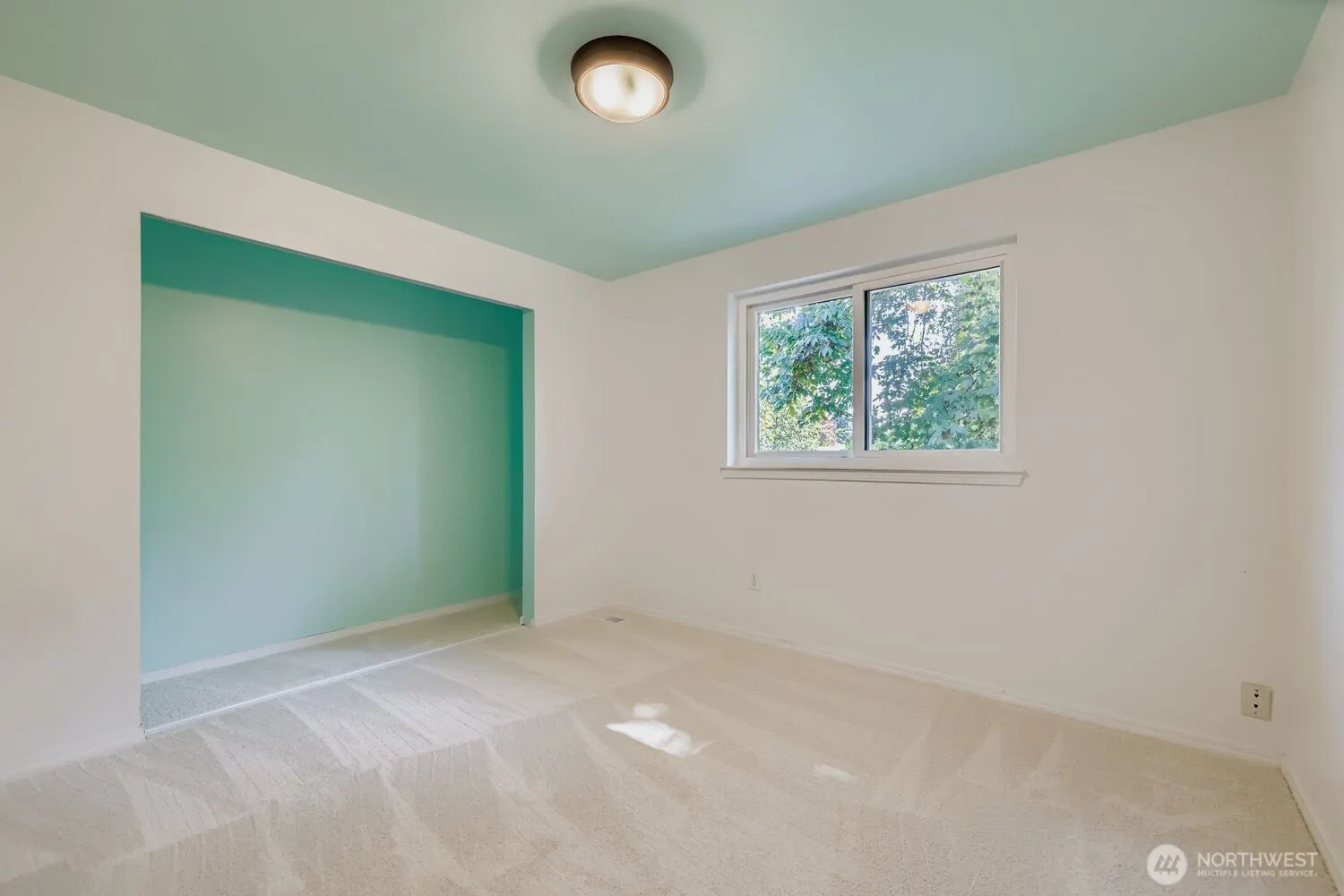 2702 203rd Street SW, Lynnwood, WA 98036