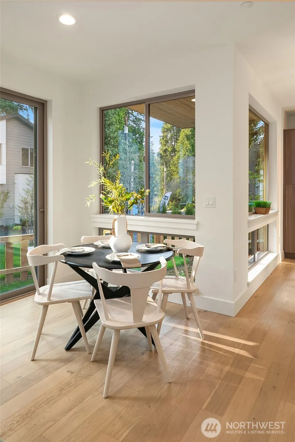 12917 NE 78th Place , Kirkland, WA 98033