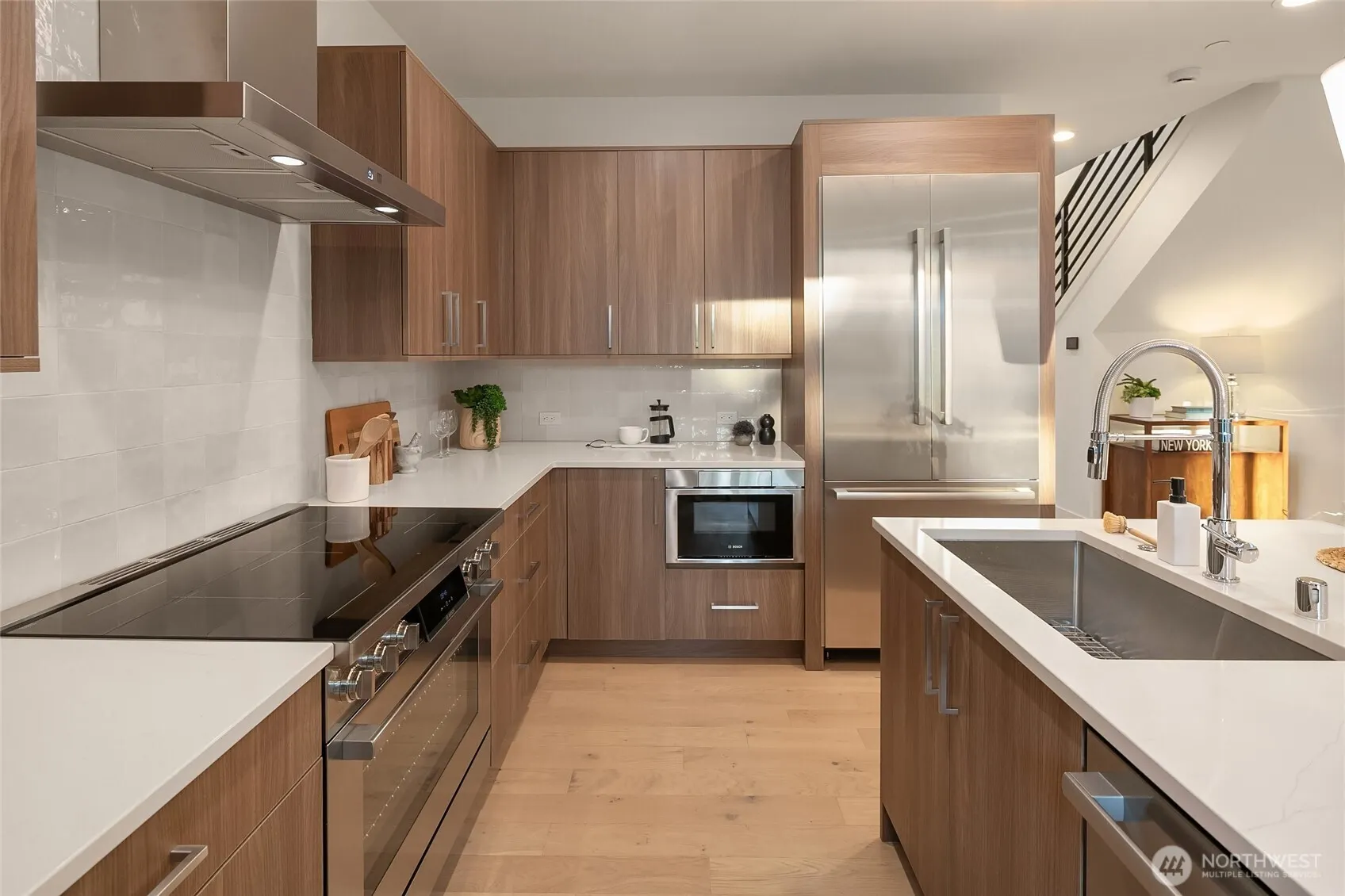 12917 NE 78th Place , Kirkland, WA 98033