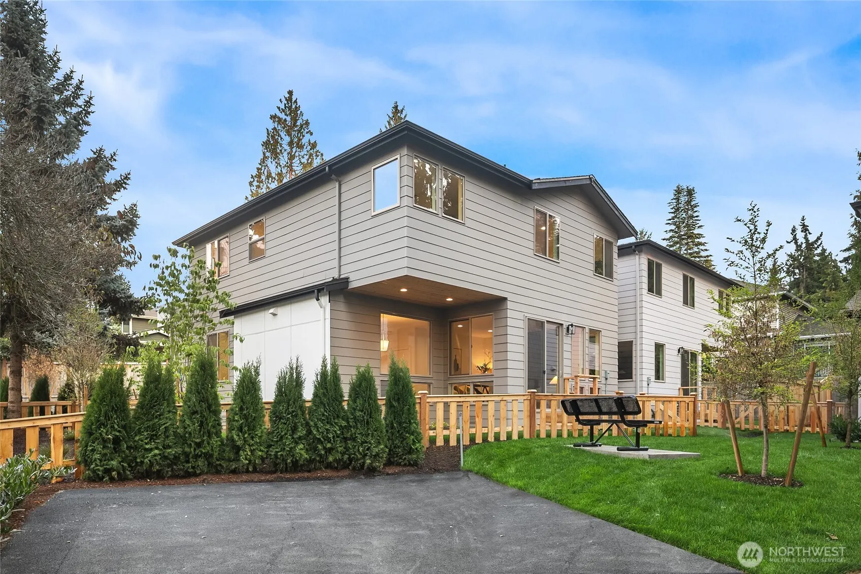 12917 NE 78th Place , Kirkland, WA 98033