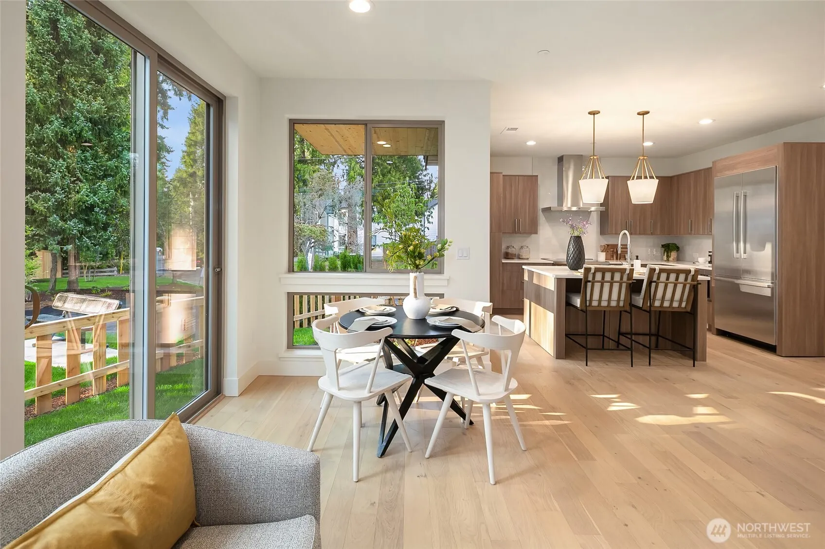12917 NE 78th Place , Kirkland, WA 98033