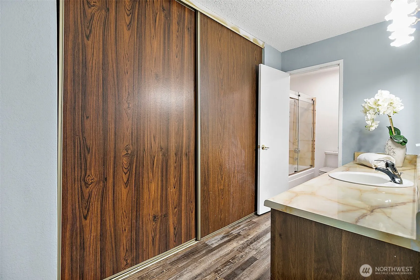 23625 112th Avenue SE #G201, Kent, WA 98031