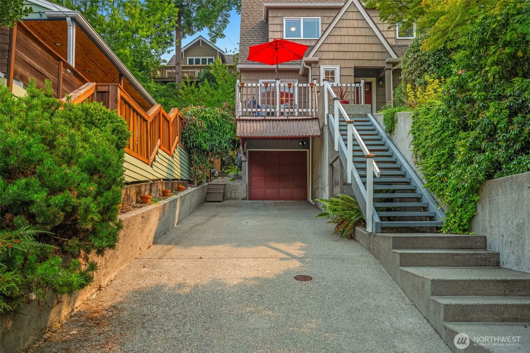 2524 12th Avenue W, Seattle, WA 98119