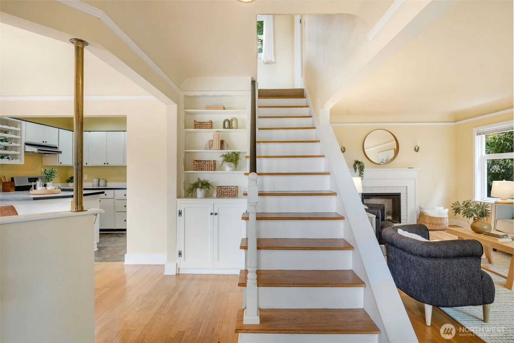 2524 12th Avenue W, Seattle, WA 98119