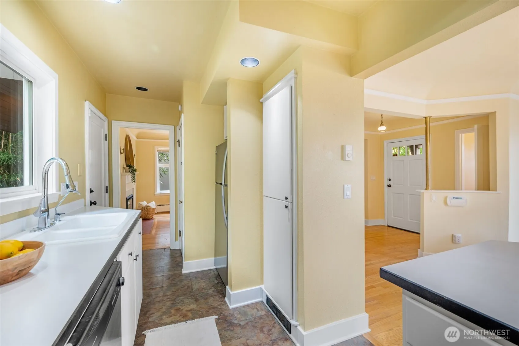 2524 12th Avenue W, Seattle, WA 98119