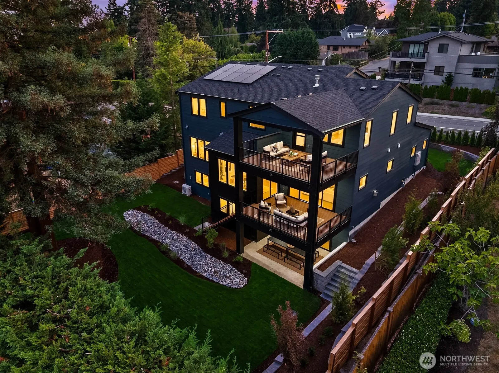 1822 100th Ave NE, Bellevue, WA 98004