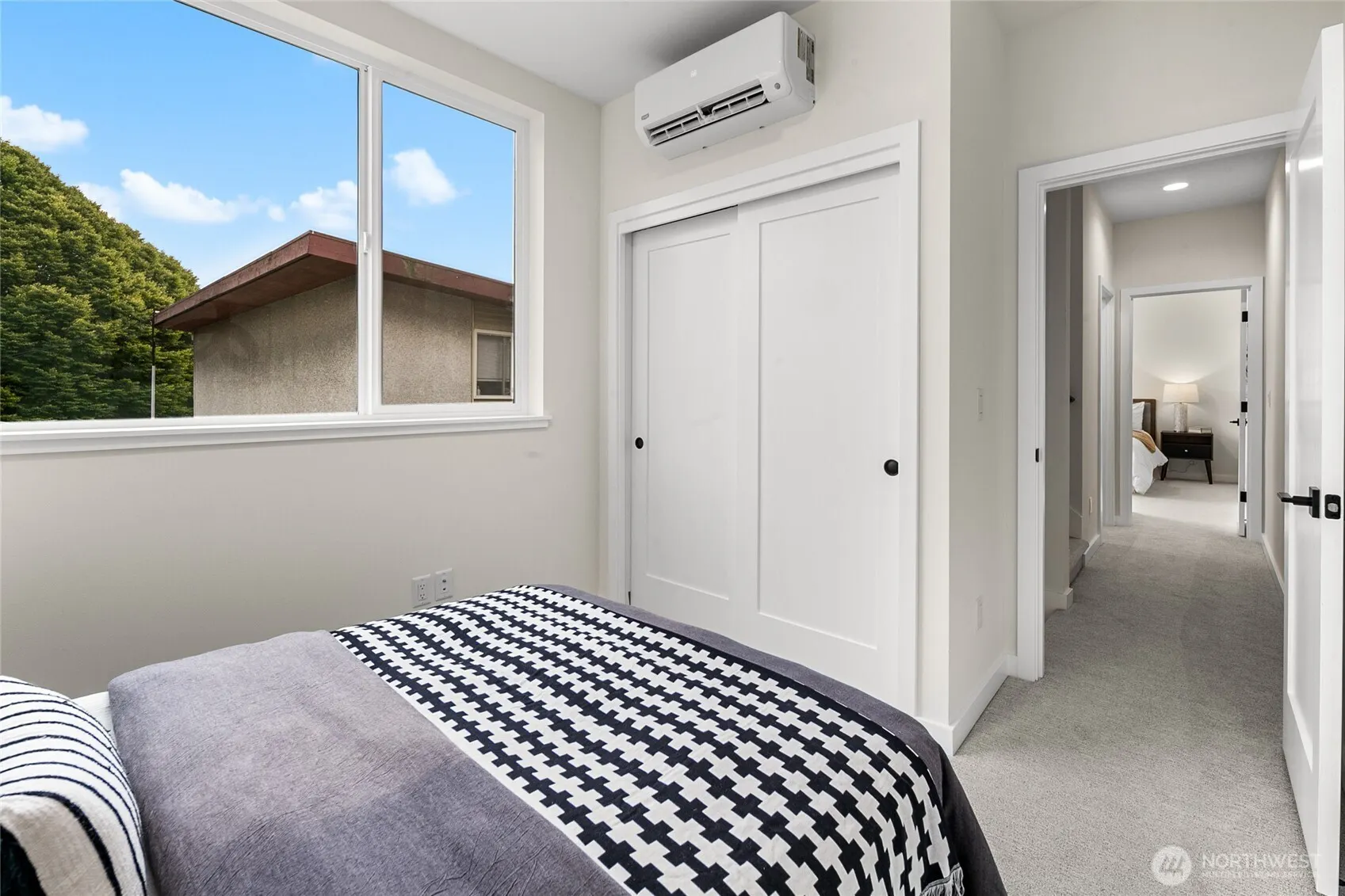 318 F Bellevue Avenue E, Seattle, WA 98102