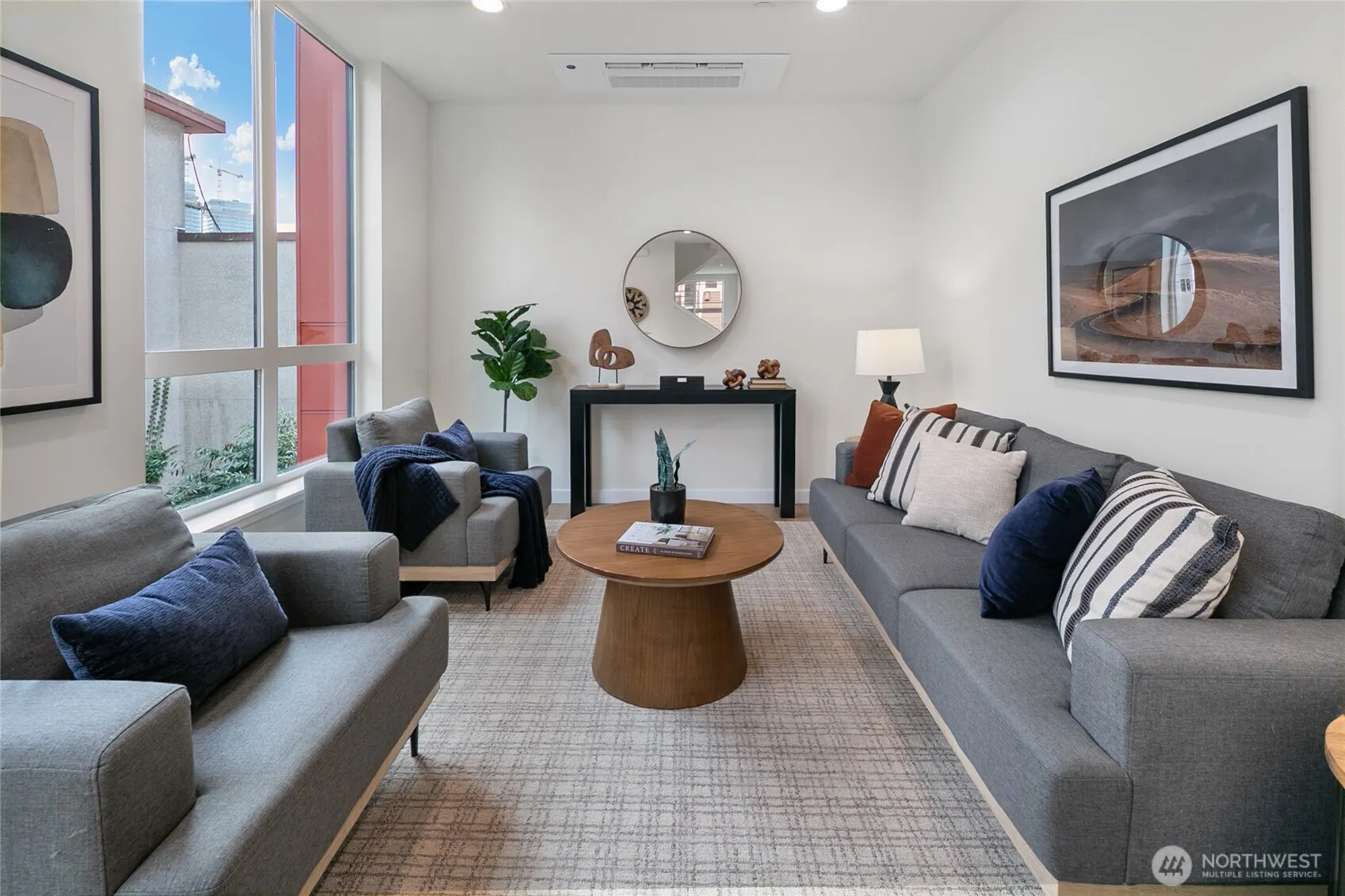 318 F Bellevue Avenue E, Seattle, WA 98102