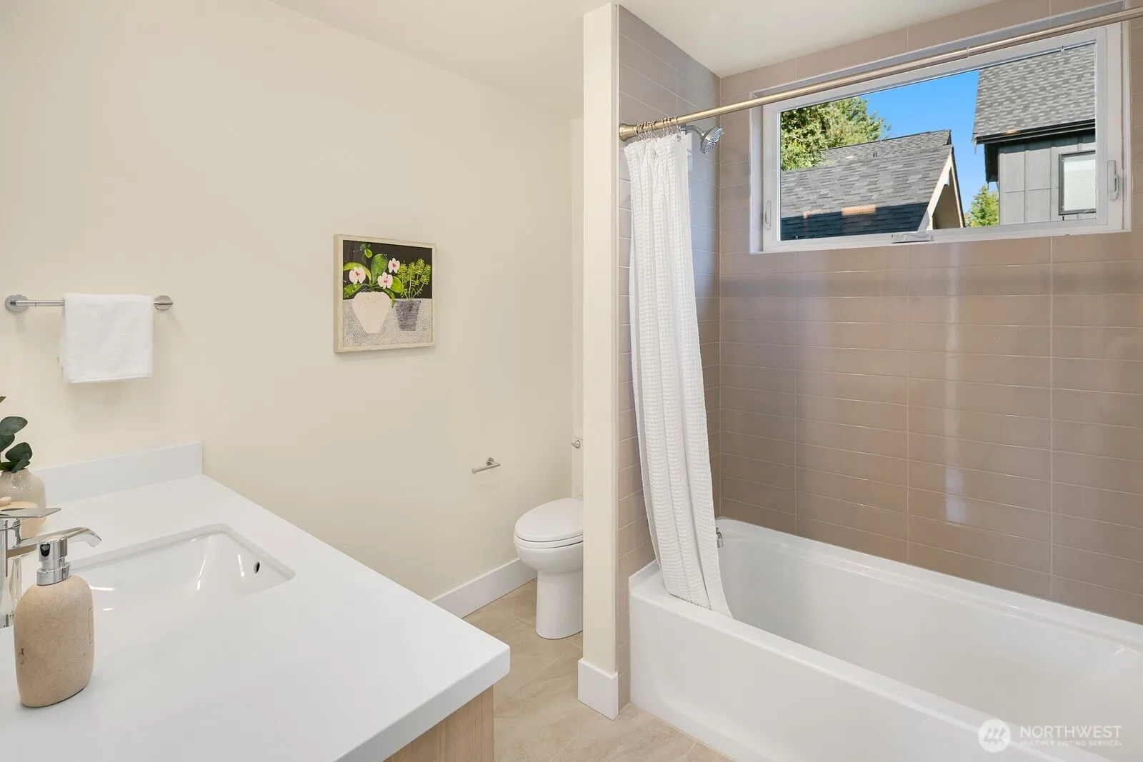 3814 NE 89th Street , Seattle, WA 98115