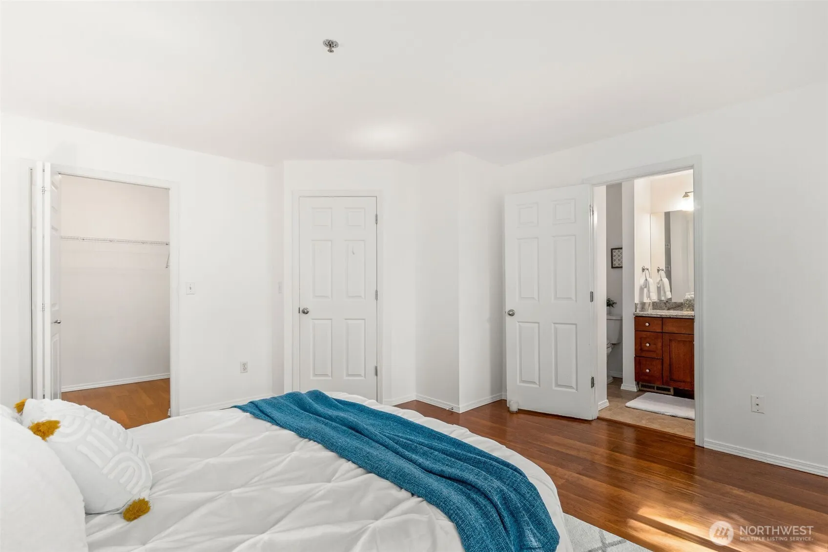 16225 Northup Way #A202, Bellevue, WA 98008