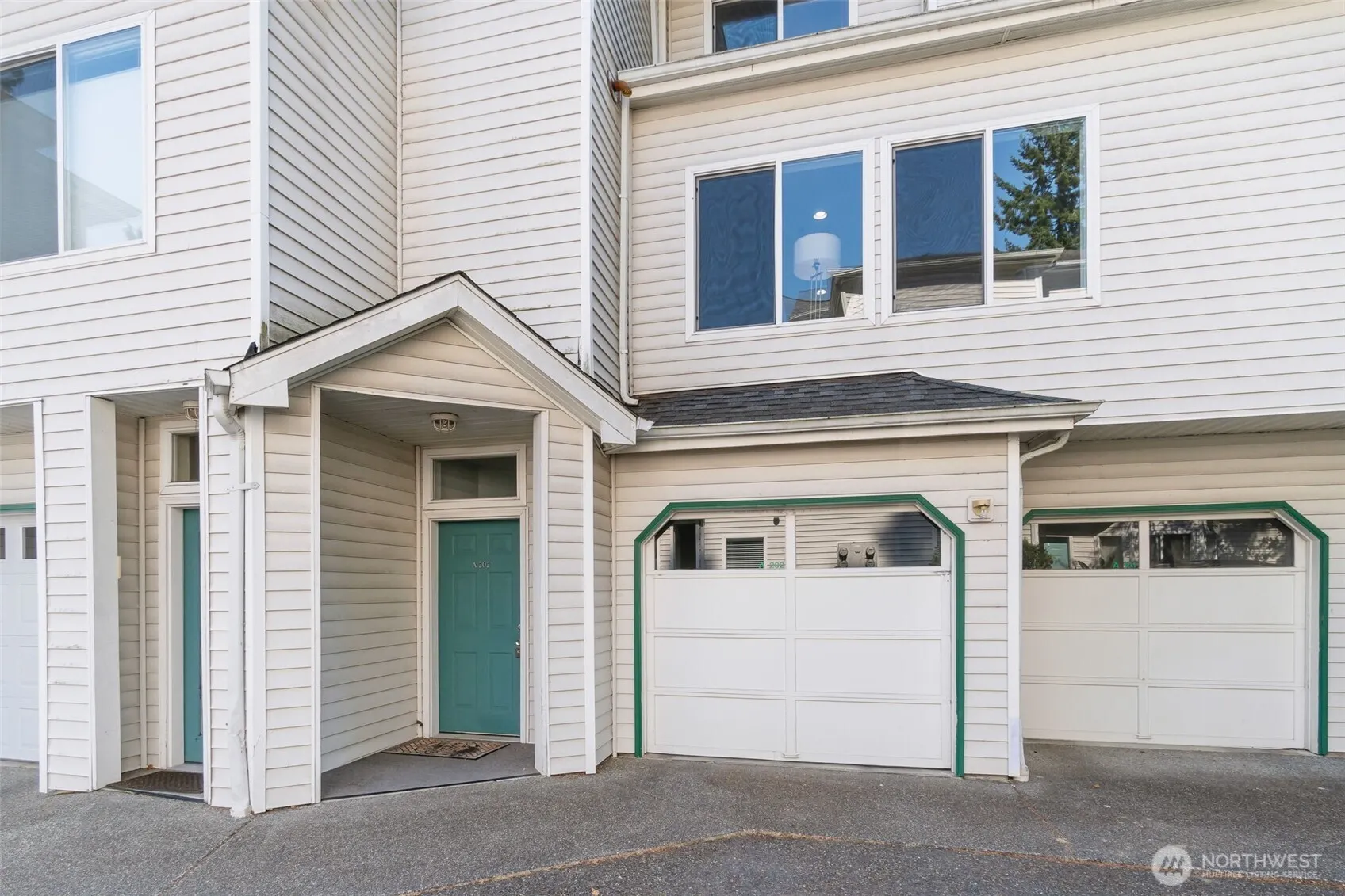 16225 Northup Way #A202, Bellevue, WA 98008