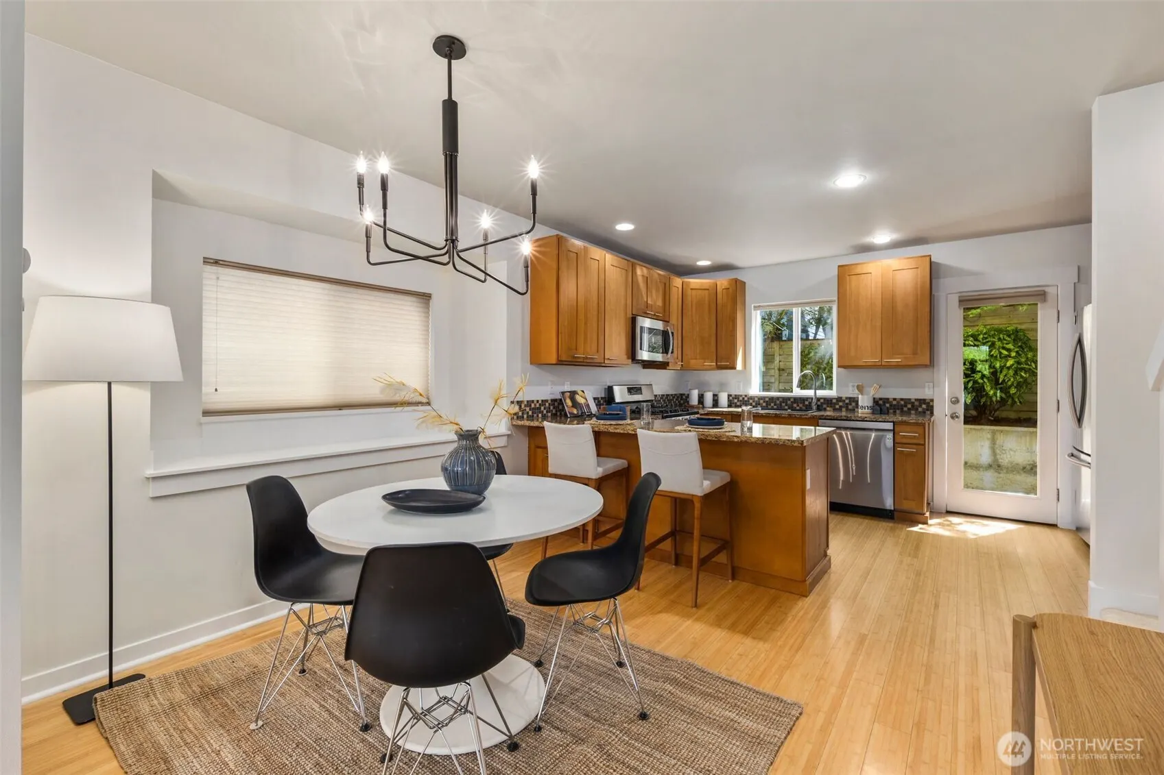 21 W Florentia Street , Seattle, WA 98119