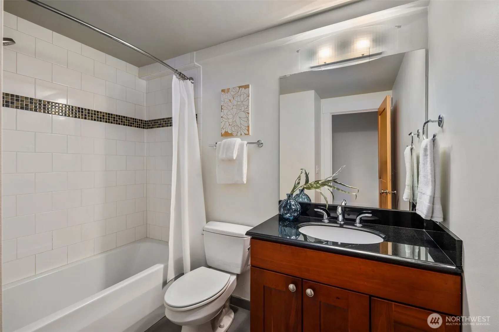 21 W Florentia Street , Seattle, WA 98119